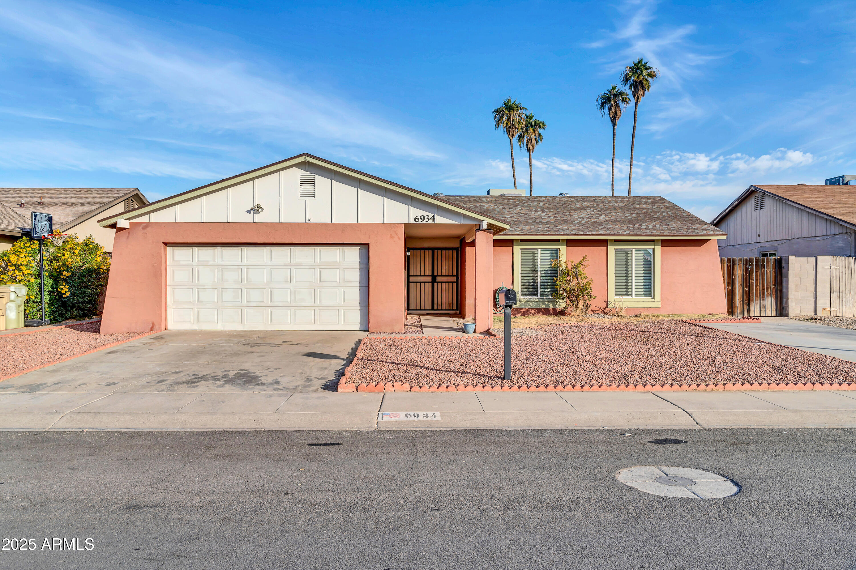 6934 W ORANGE Drive