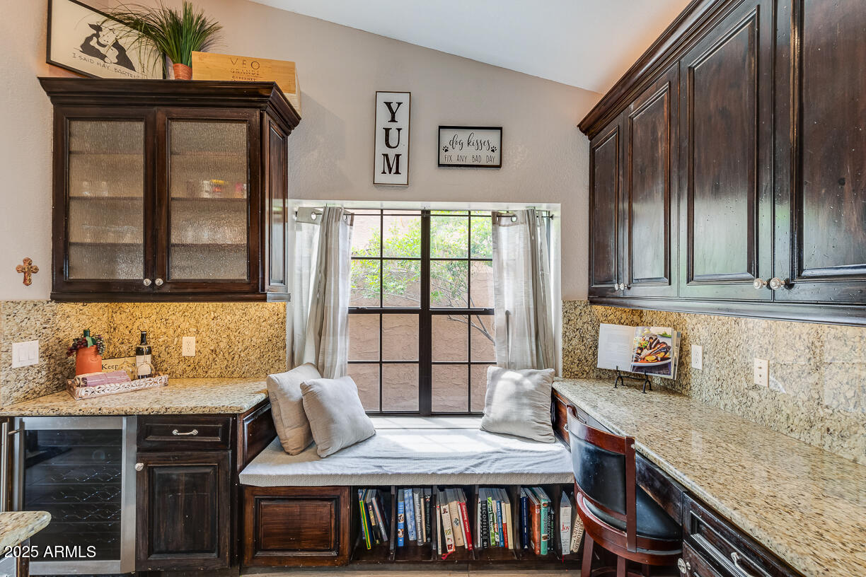 10043 E DREYFUS Avenue