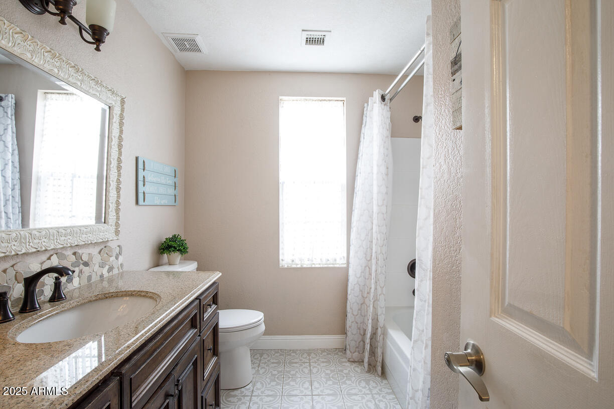 10043 E DREYFUS Avenue