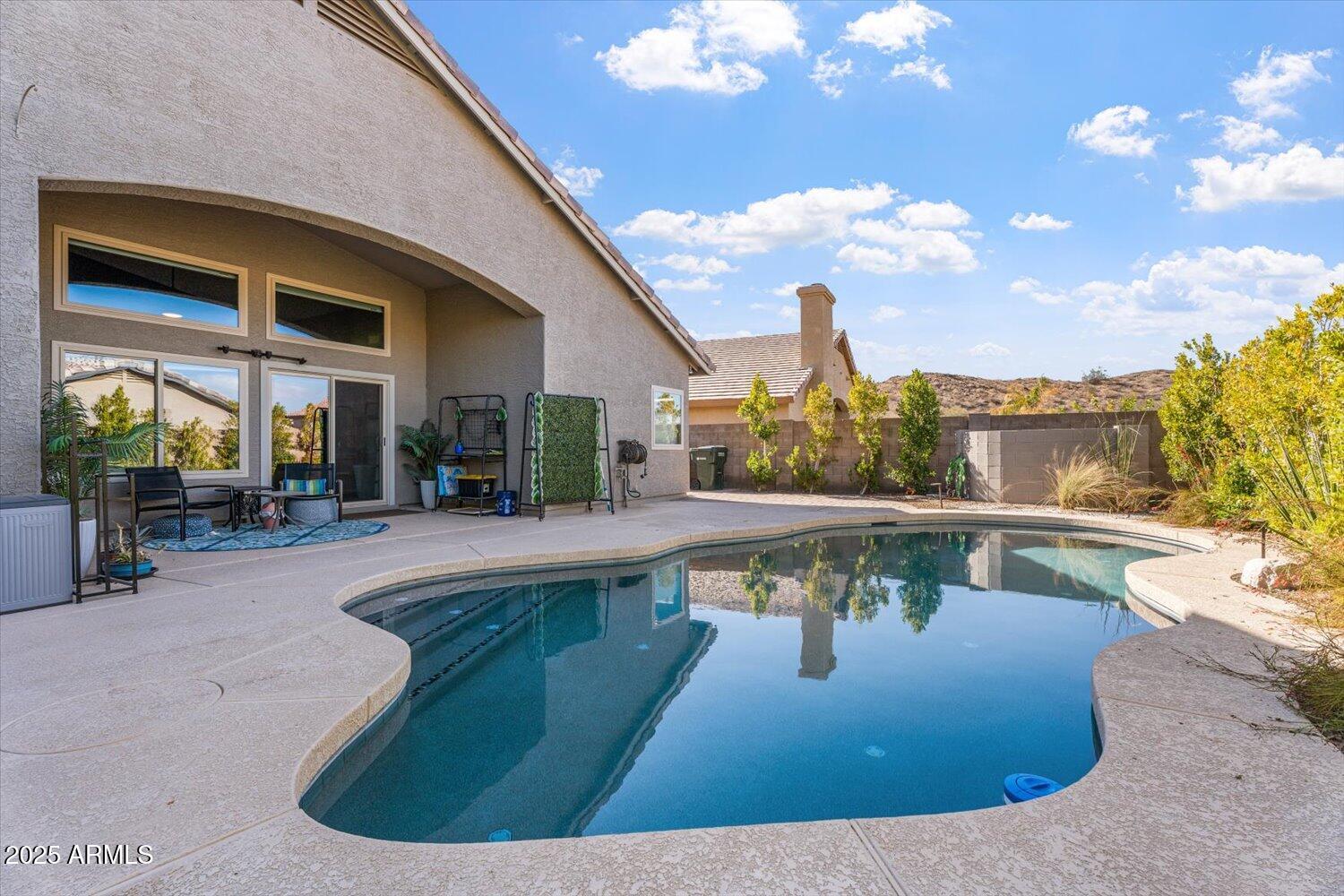 1618 E MONTOYA Lane