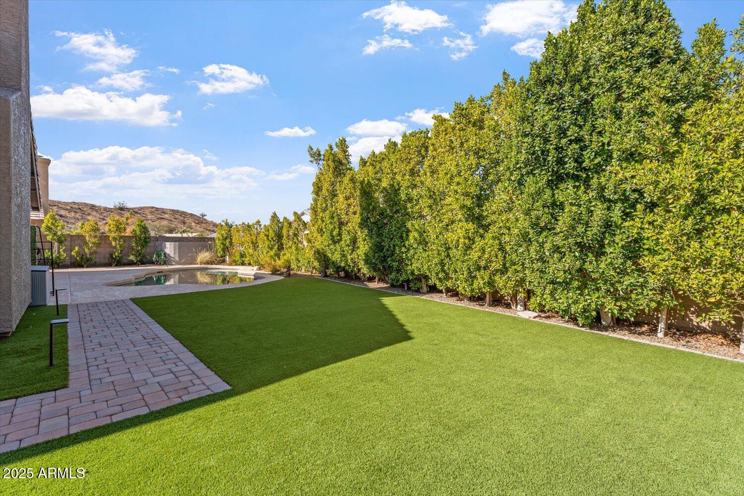 1618 E MONTOYA Lane