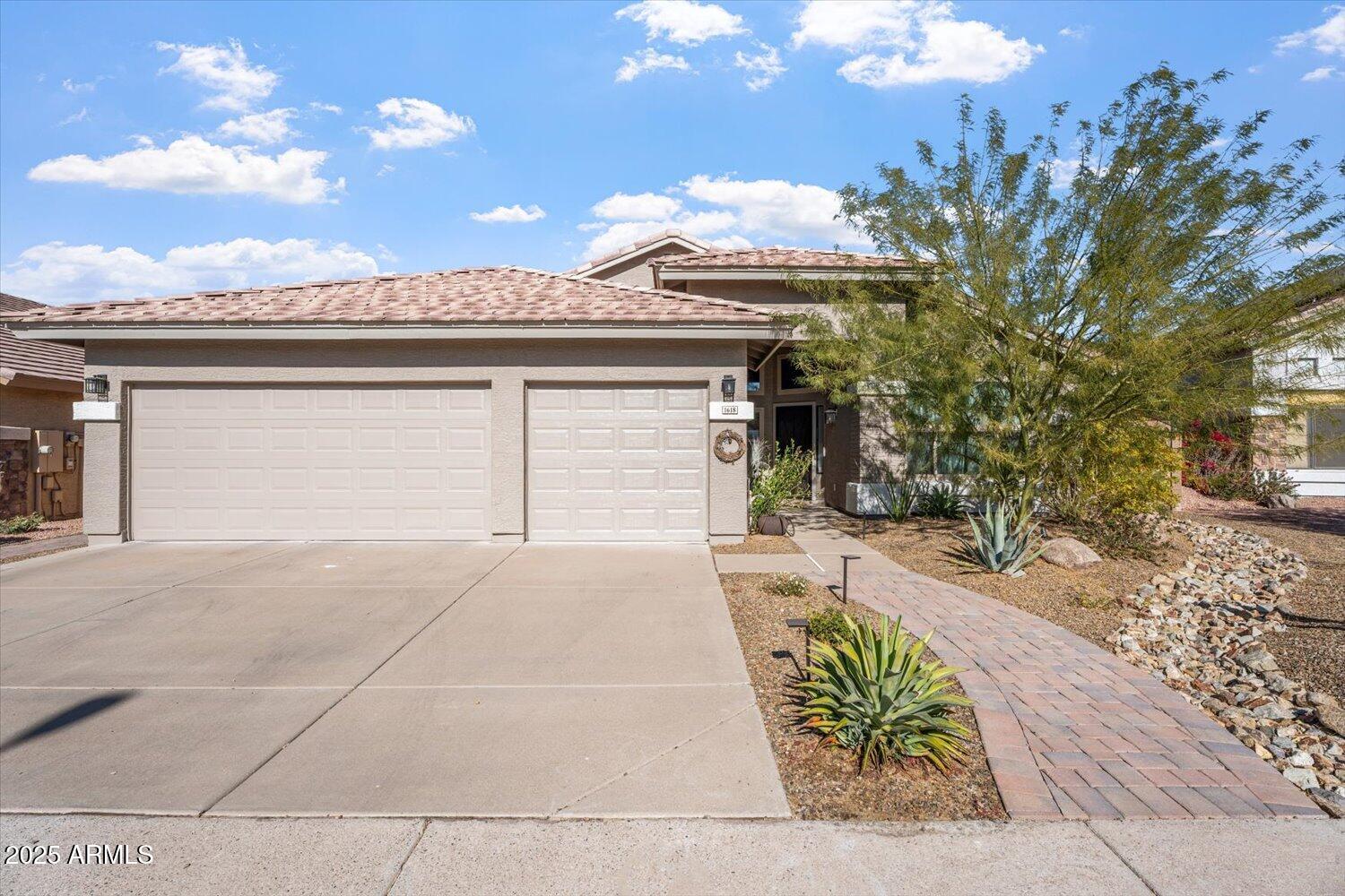 1618 E MONTOYA Lane