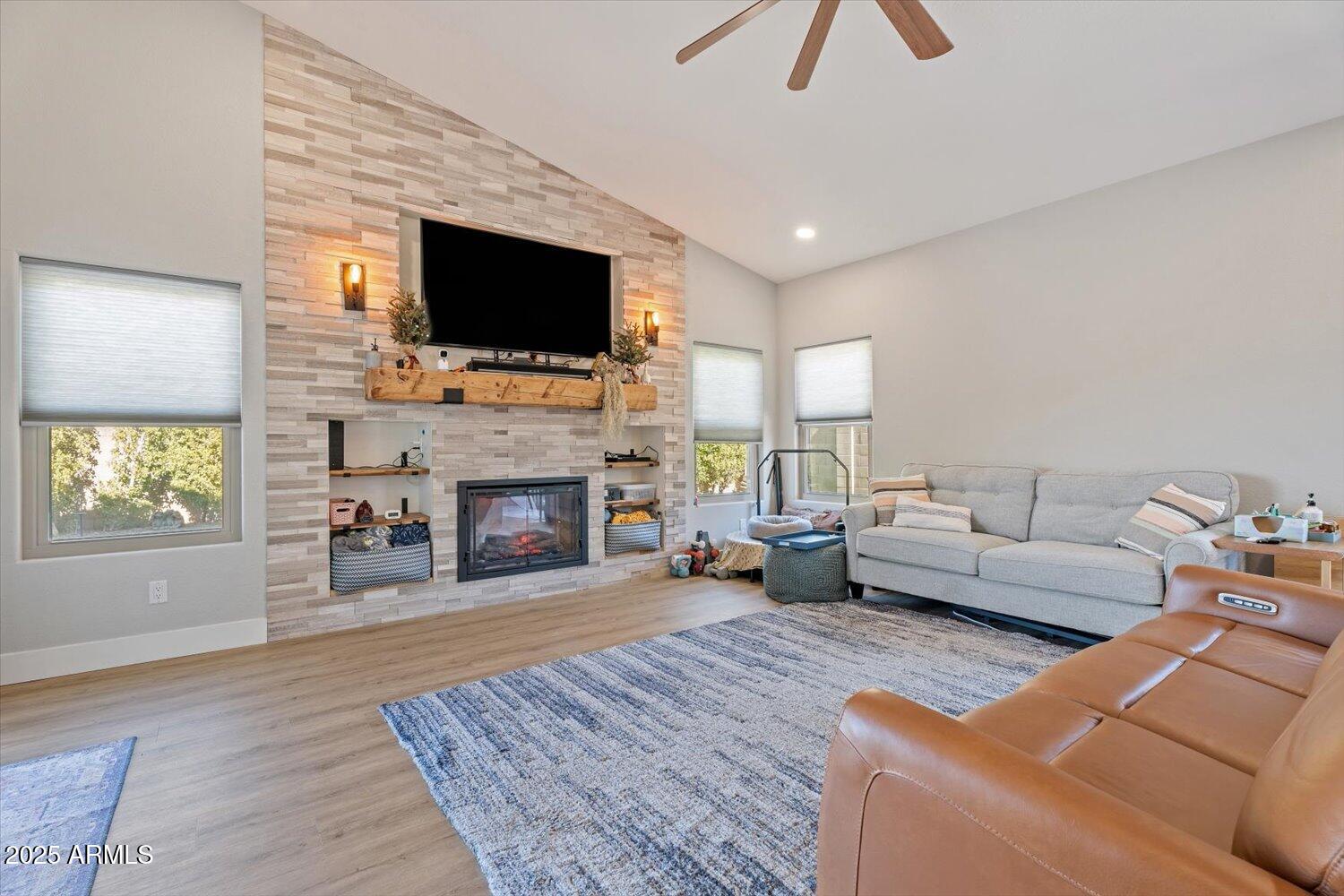 1618 E MONTOYA Lane