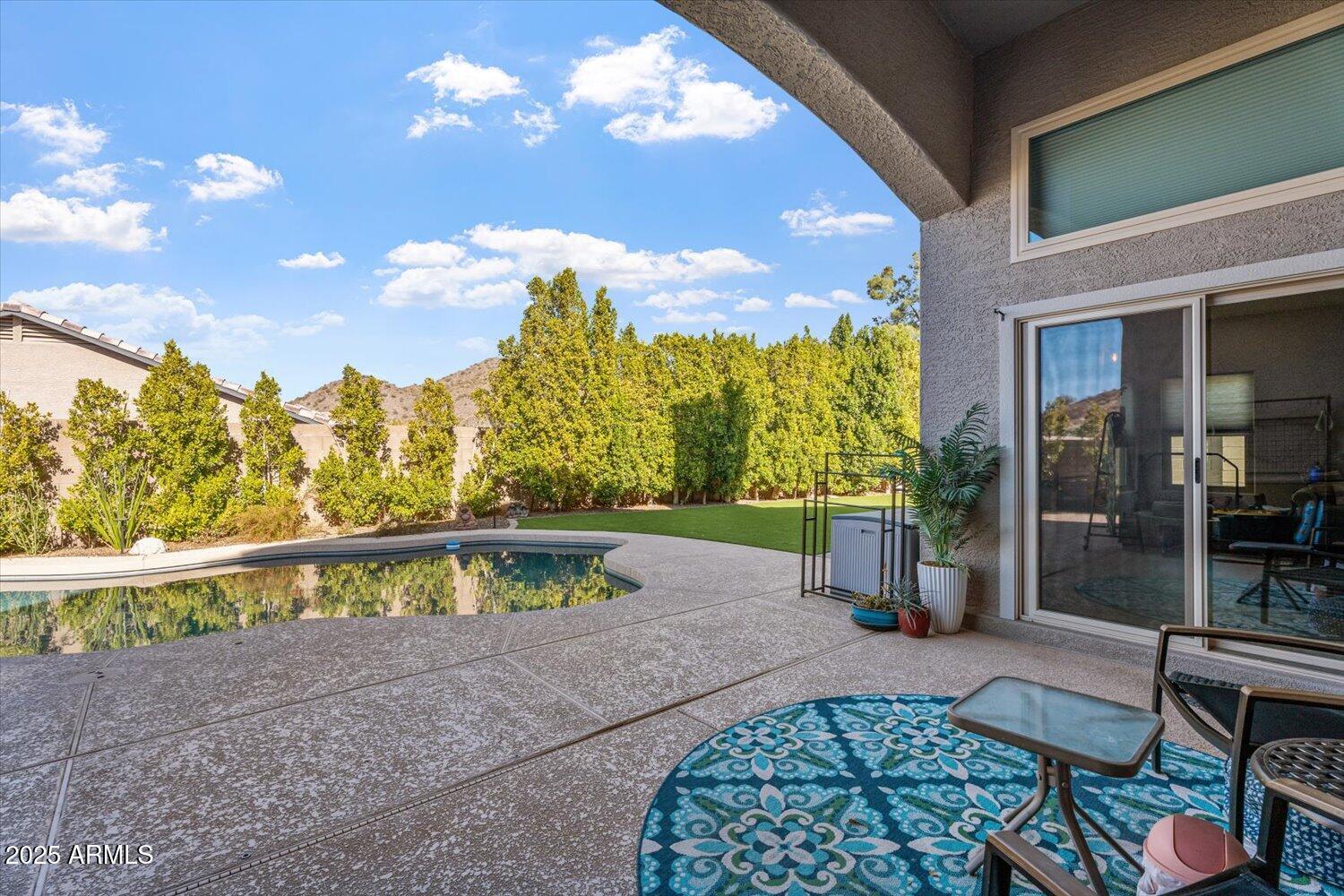 1618 E MONTOYA Lane