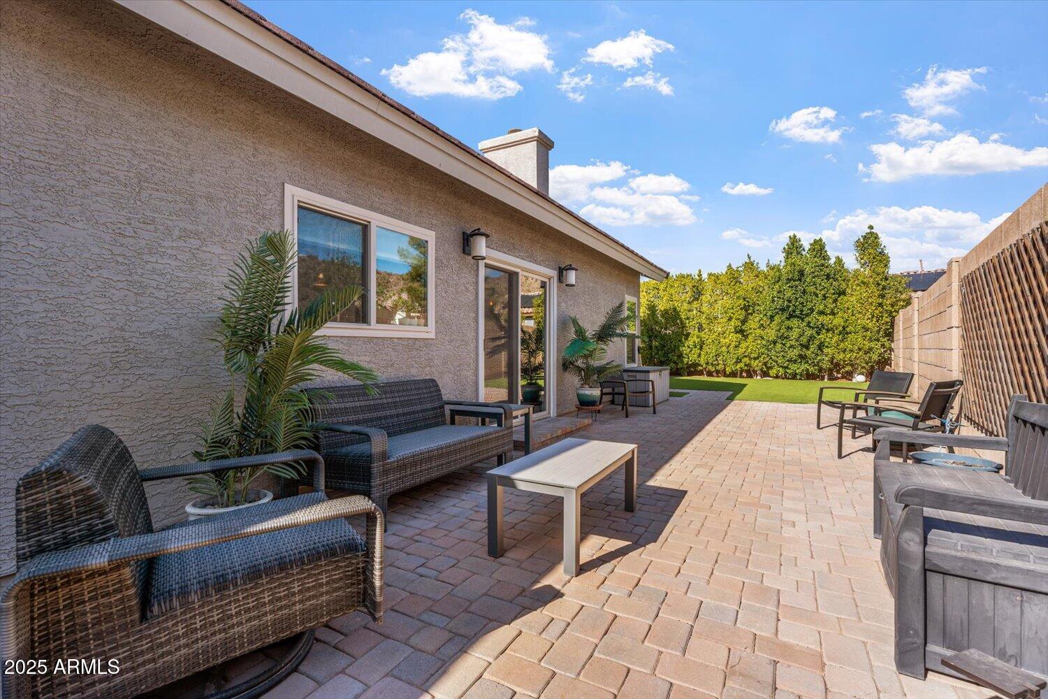 1618 E MONTOYA Lane