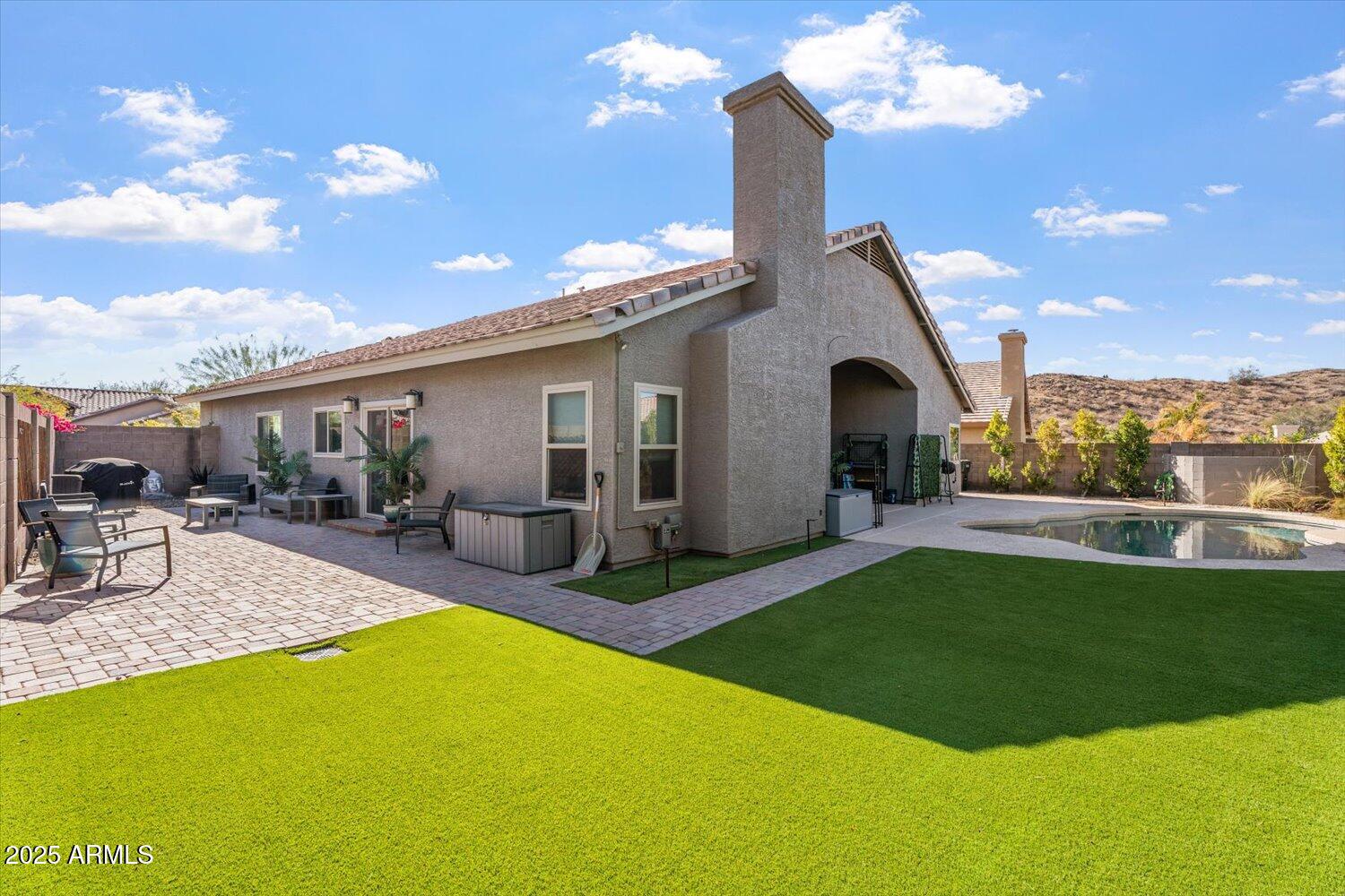 1618 E MONTOYA Lane