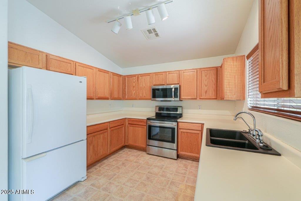 2490 E FIESTA Drive