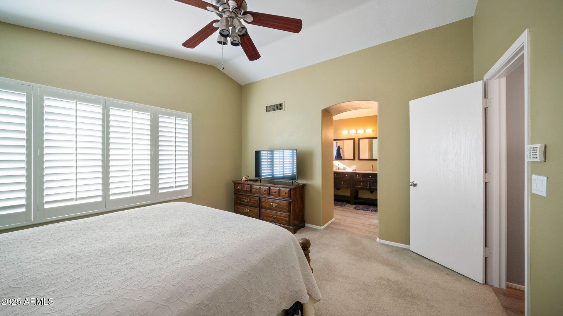 3935 E ROCKWOOD Drive