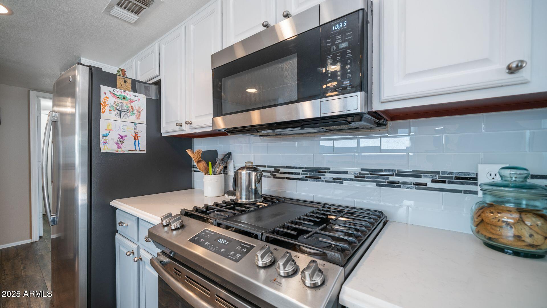 3935 E ROCKWOOD Drive