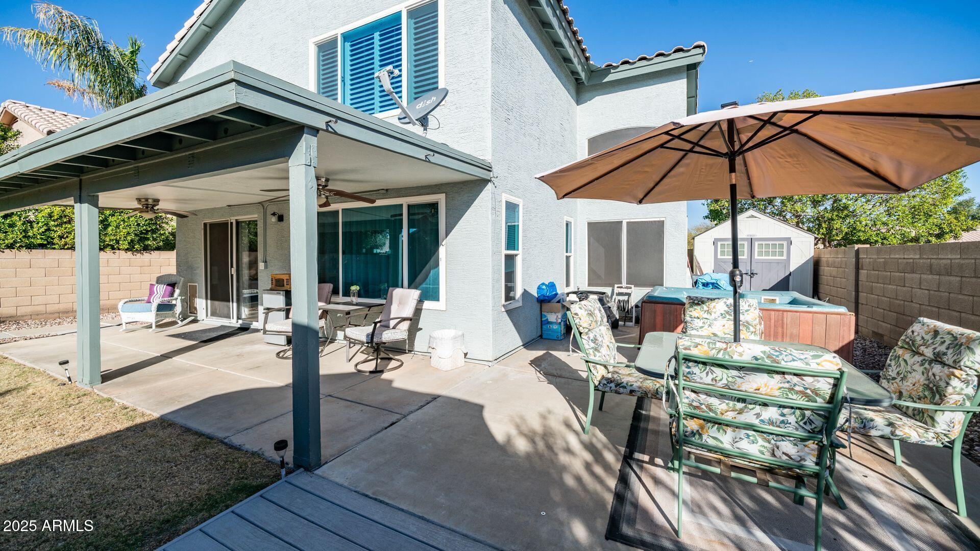 3935 E ROCKWOOD Drive