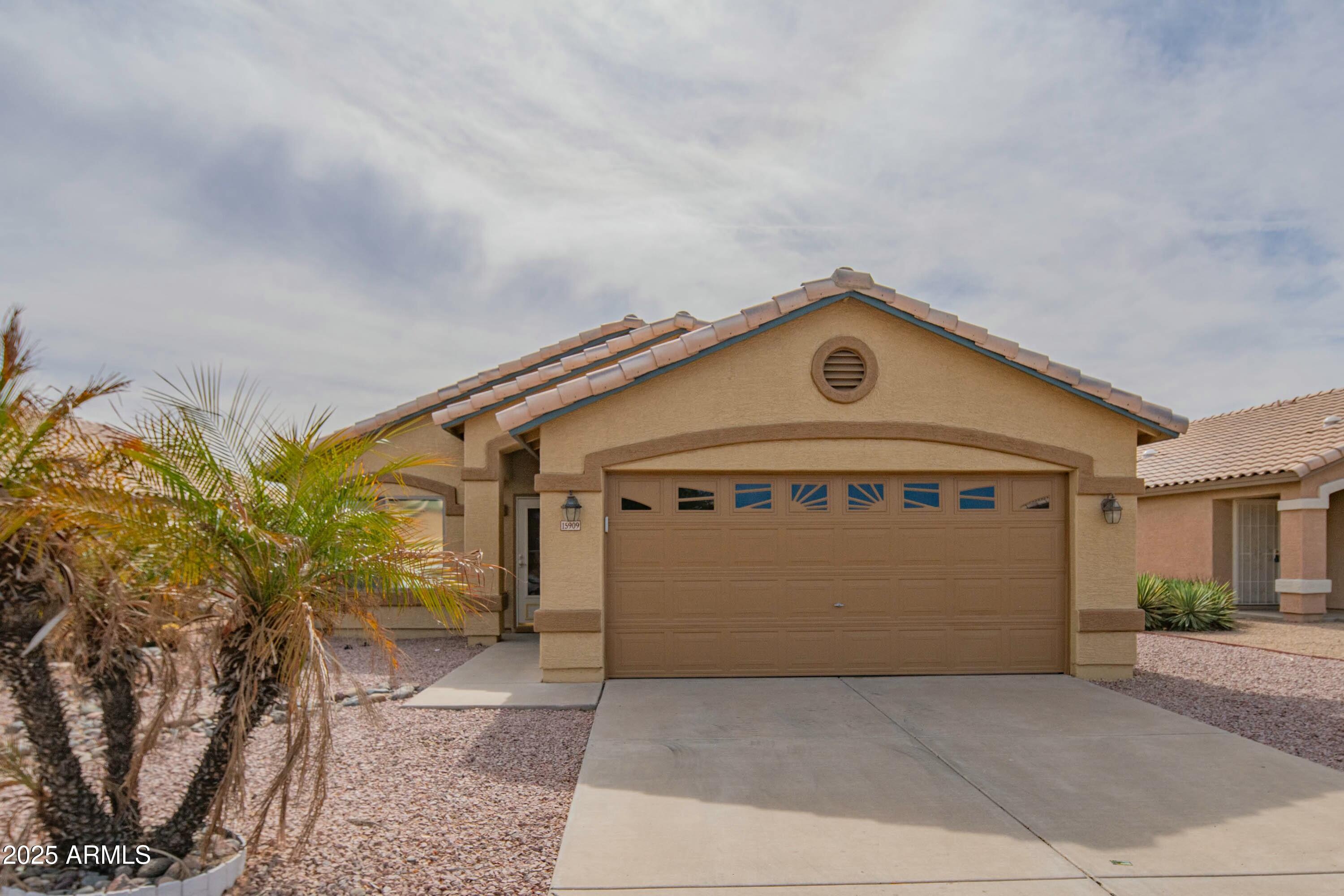 15909 W ELM Street