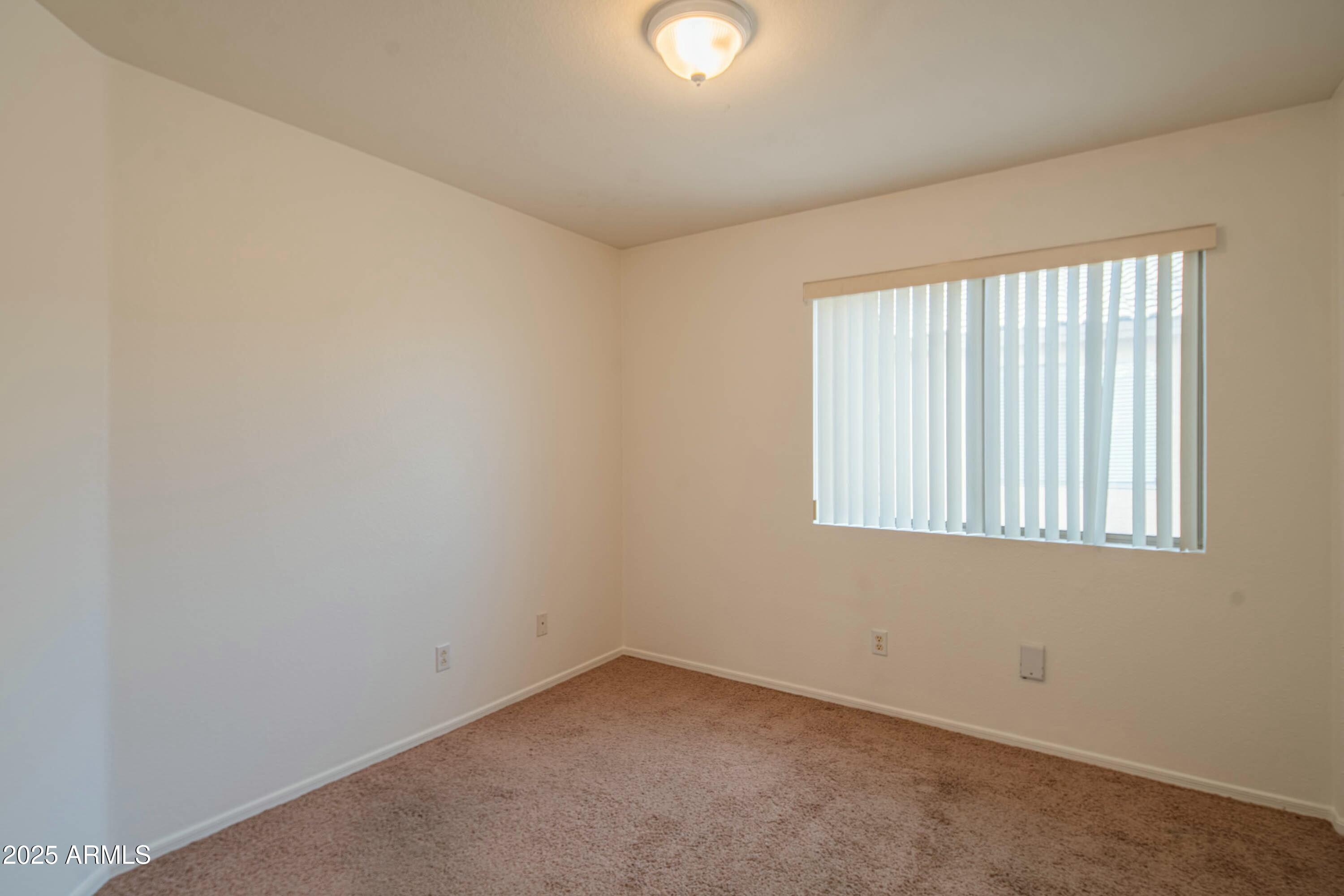 15909 W ELM Street