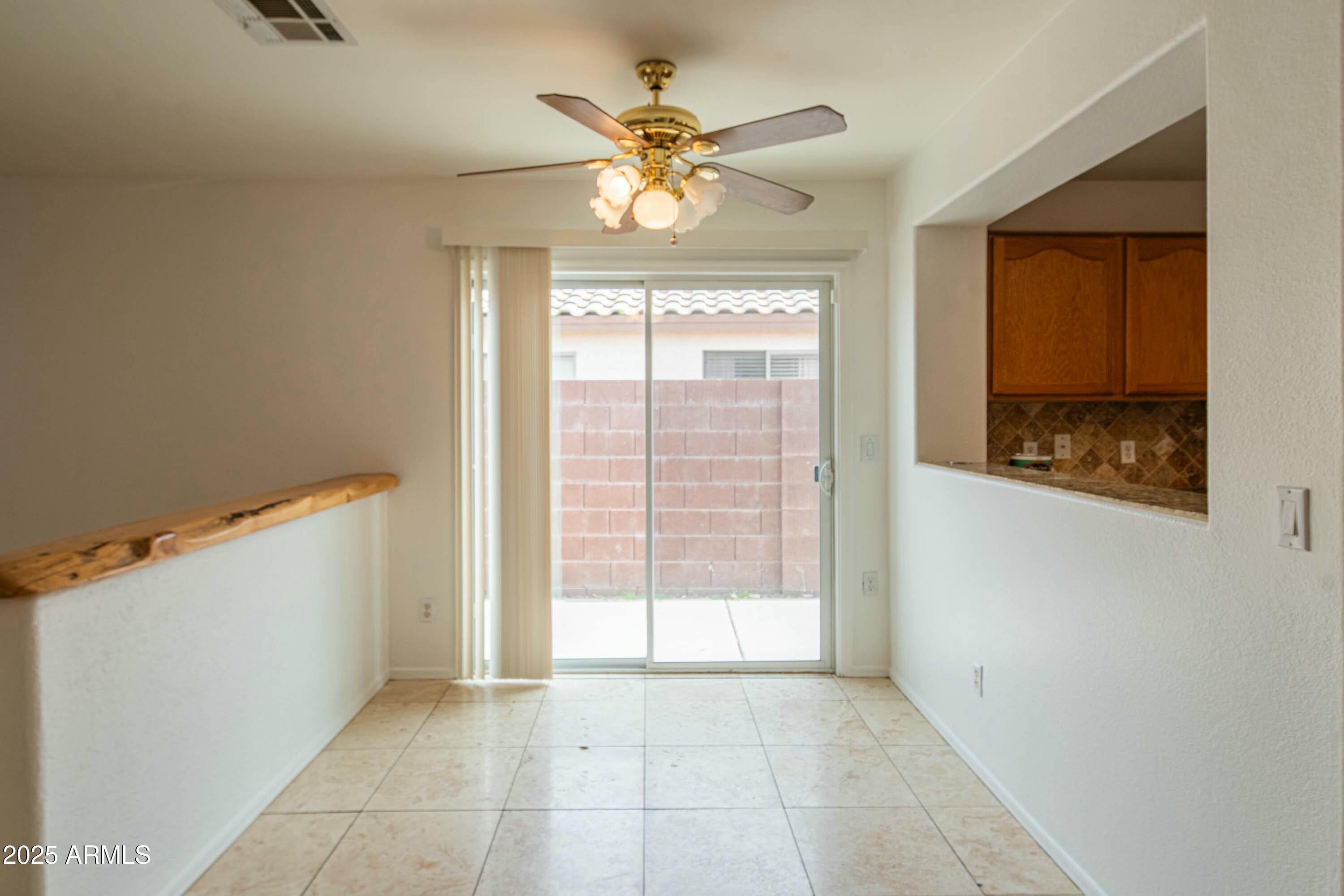 15909 W ELM Street