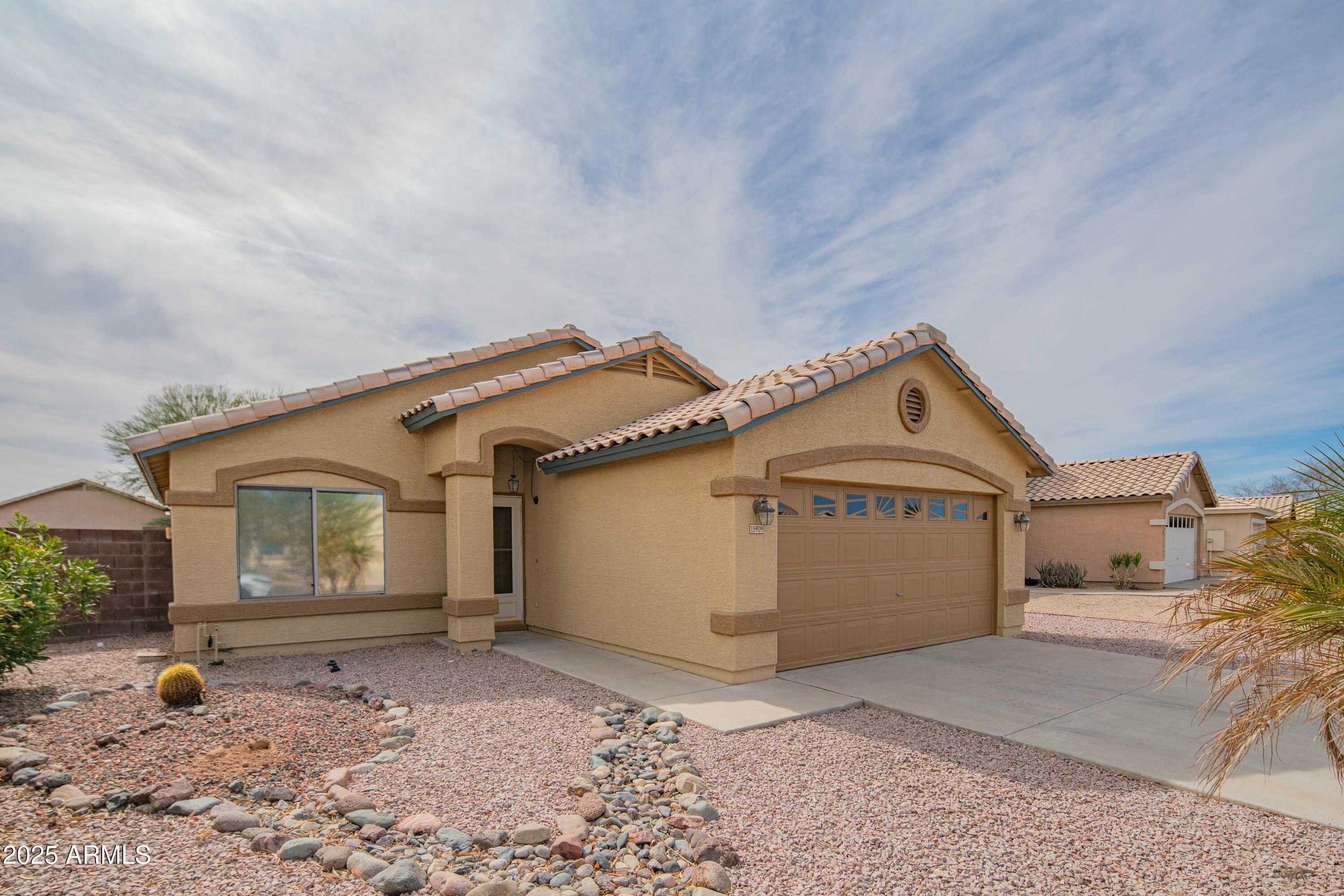 15909 W ELM Street