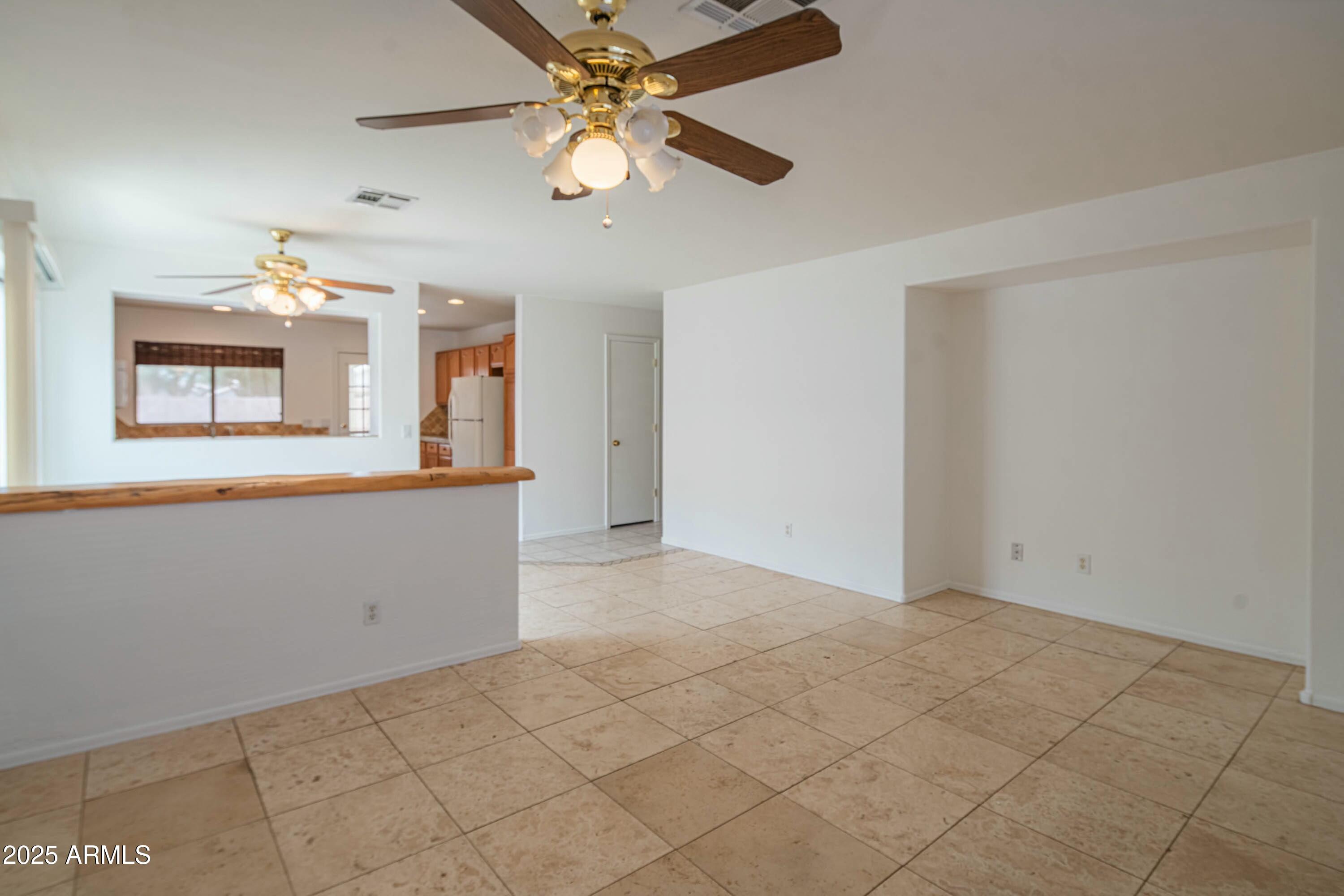 15909 W ELM Street