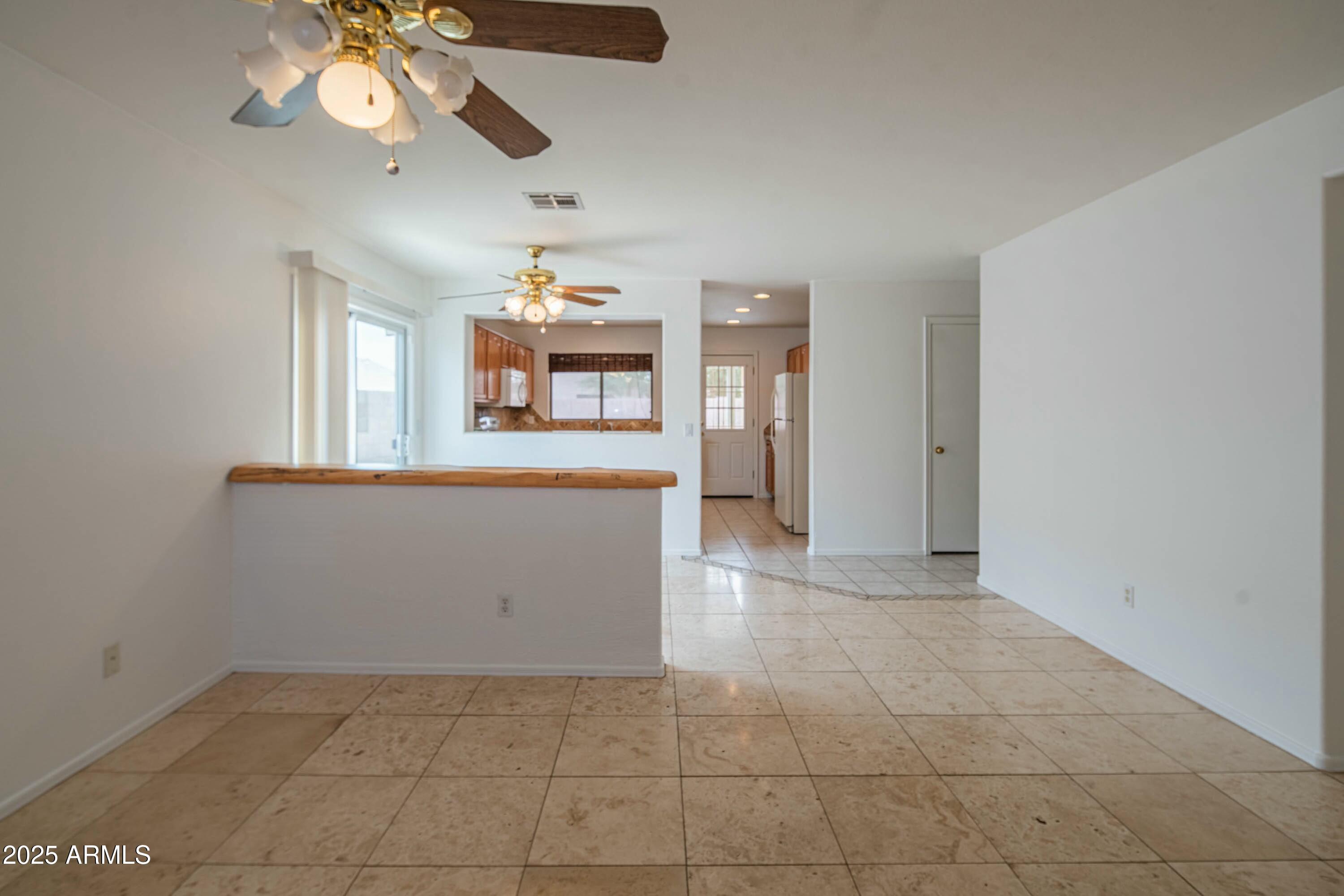 15909 W ELM Street
