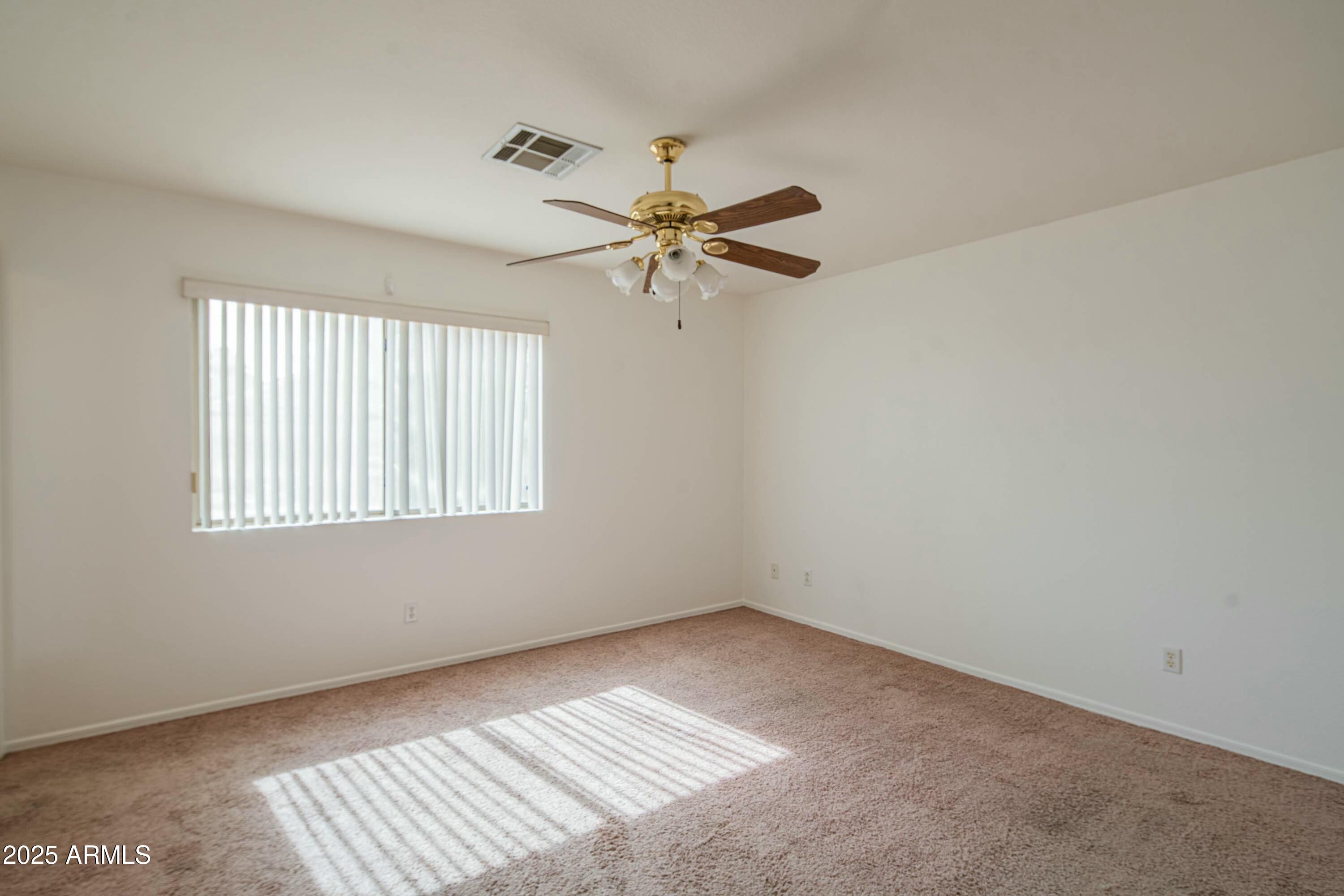 15909 W ELM Street
