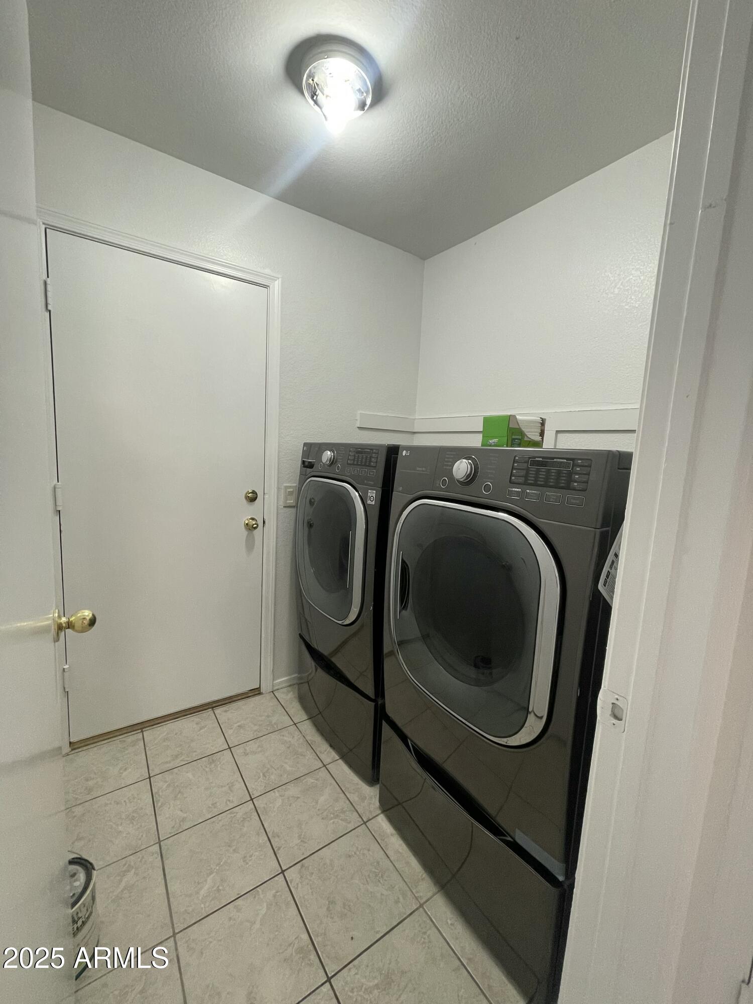 2202 E WESCOTT Drive