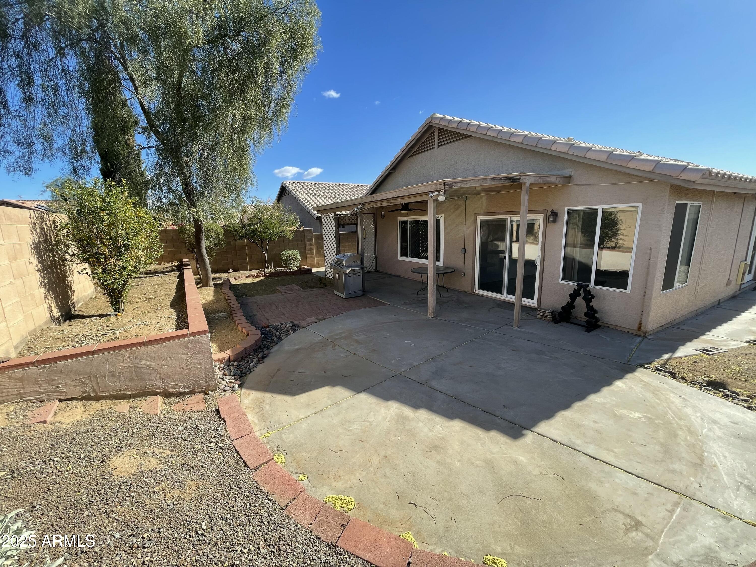 2202 E WESCOTT Drive