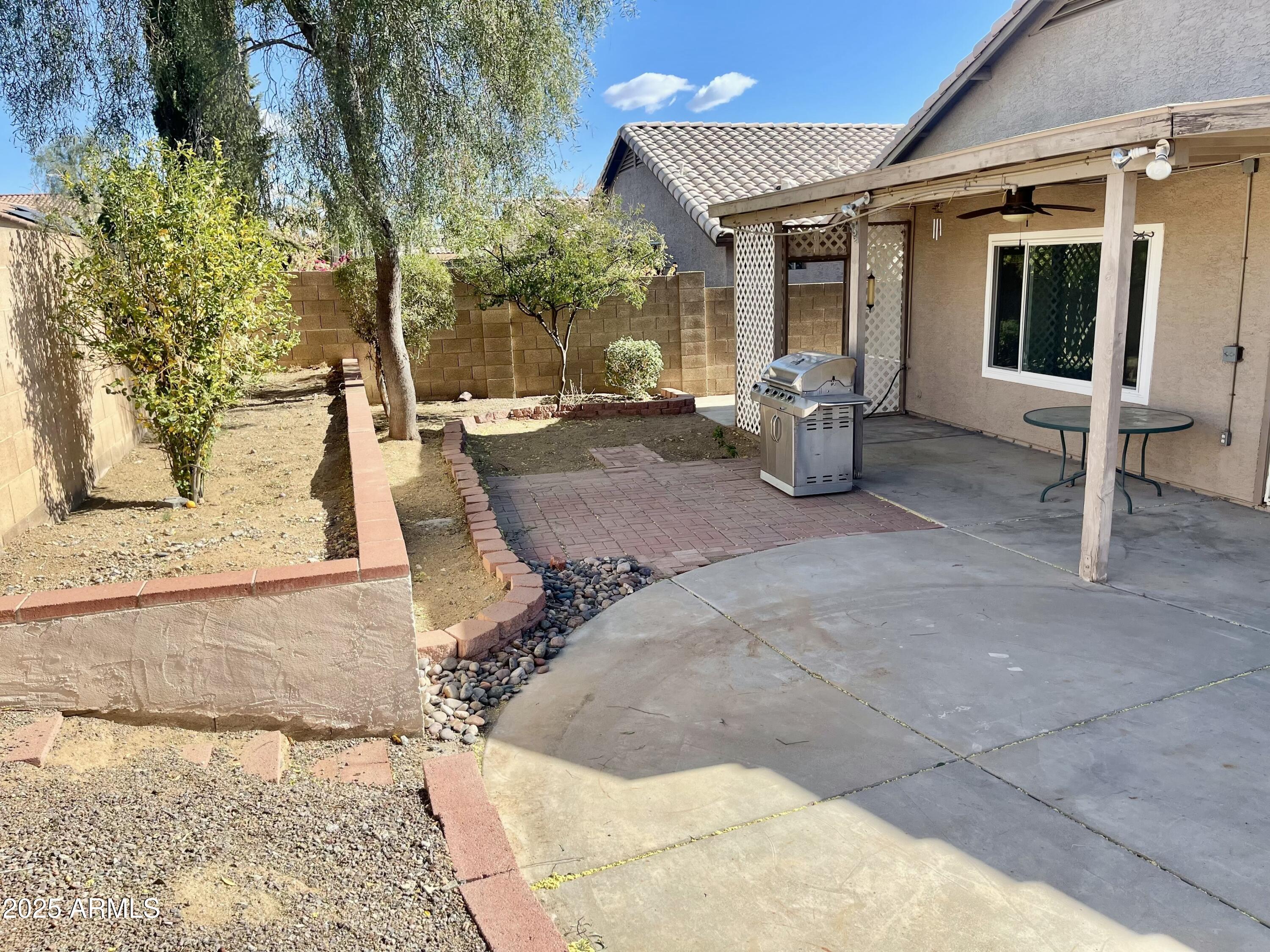 2202 E WESCOTT Drive