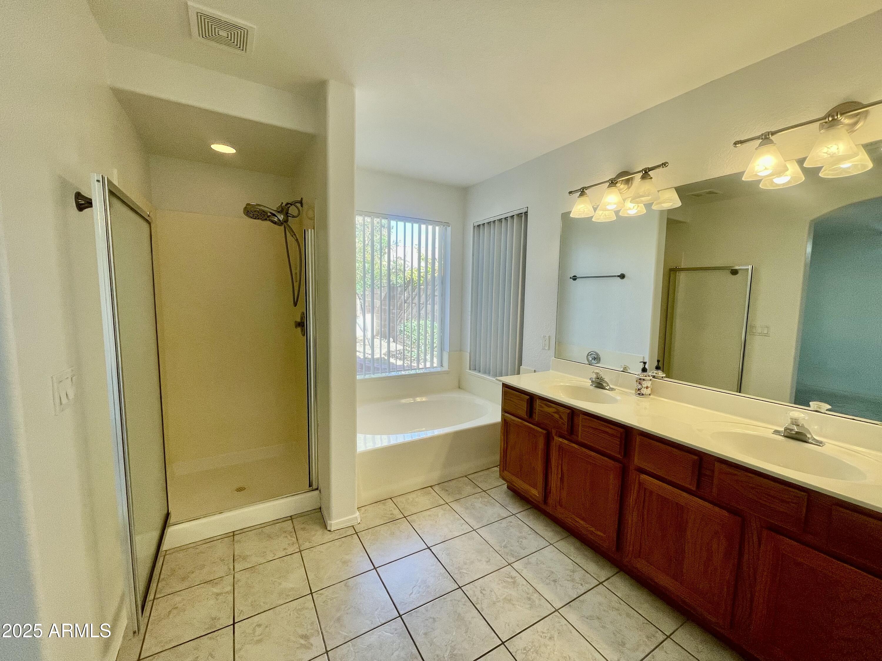 2202 E WESCOTT Drive