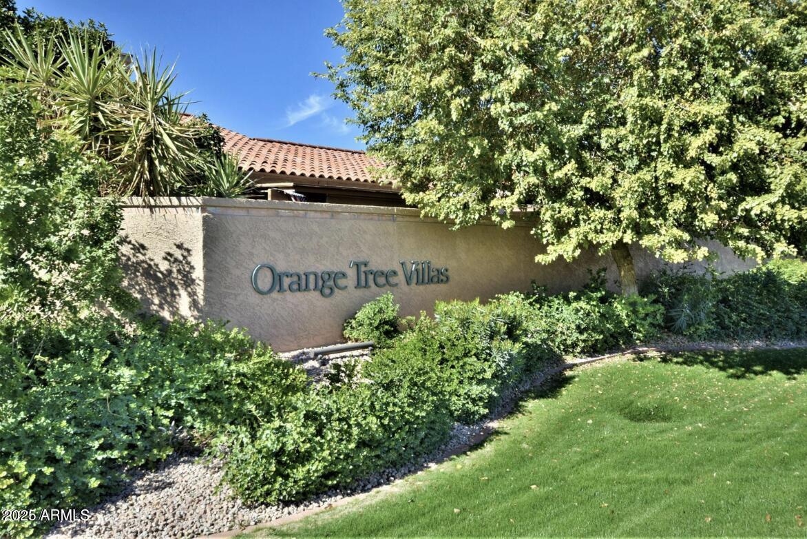 5529 E PARADISE Drive