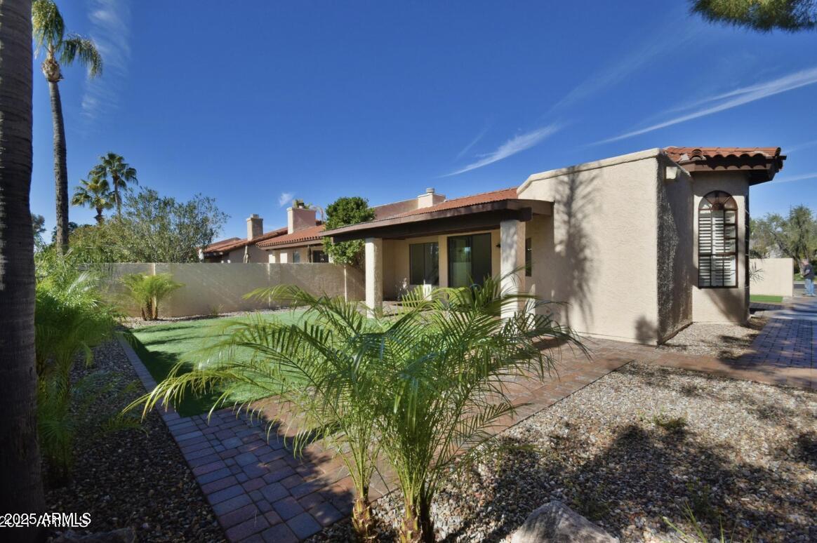 5529 E PARADISE Drive