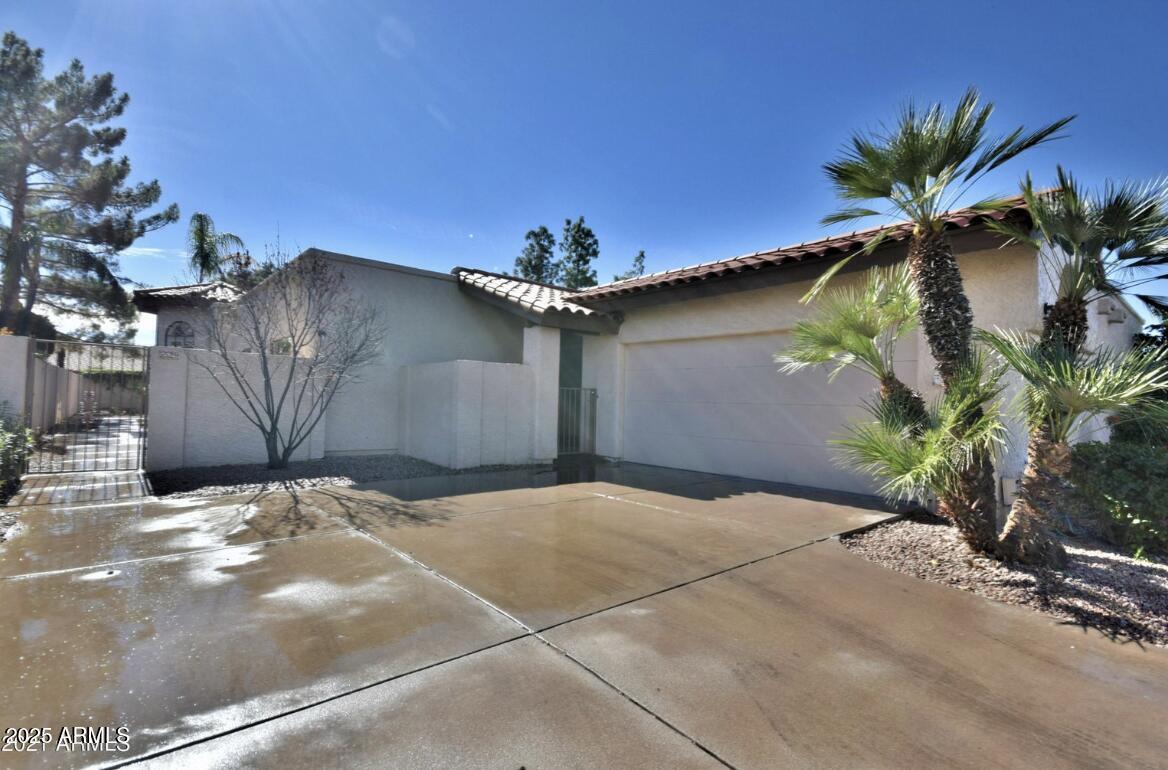 5529 E PARADISE Drive