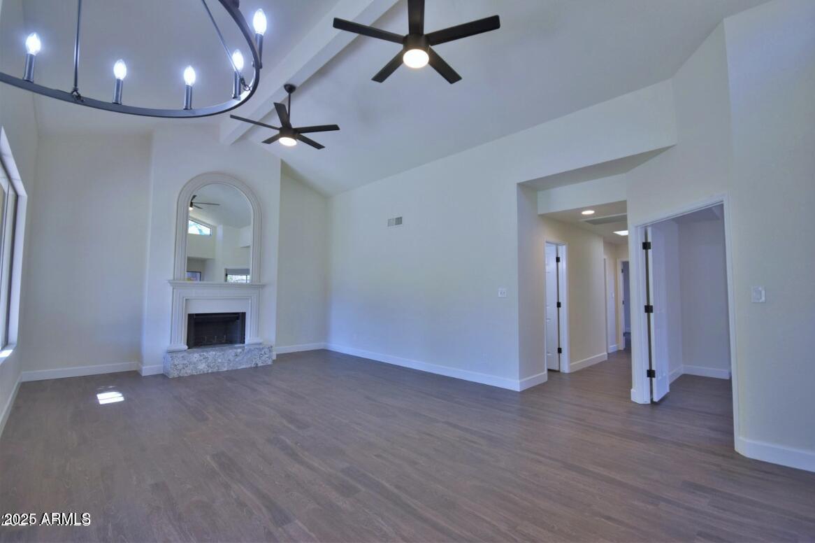 5529 E PARADISE Drive