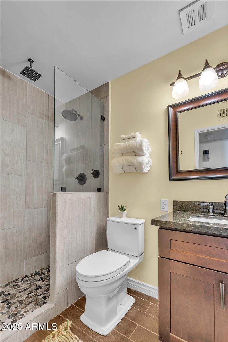 7932 E MORELAND Street