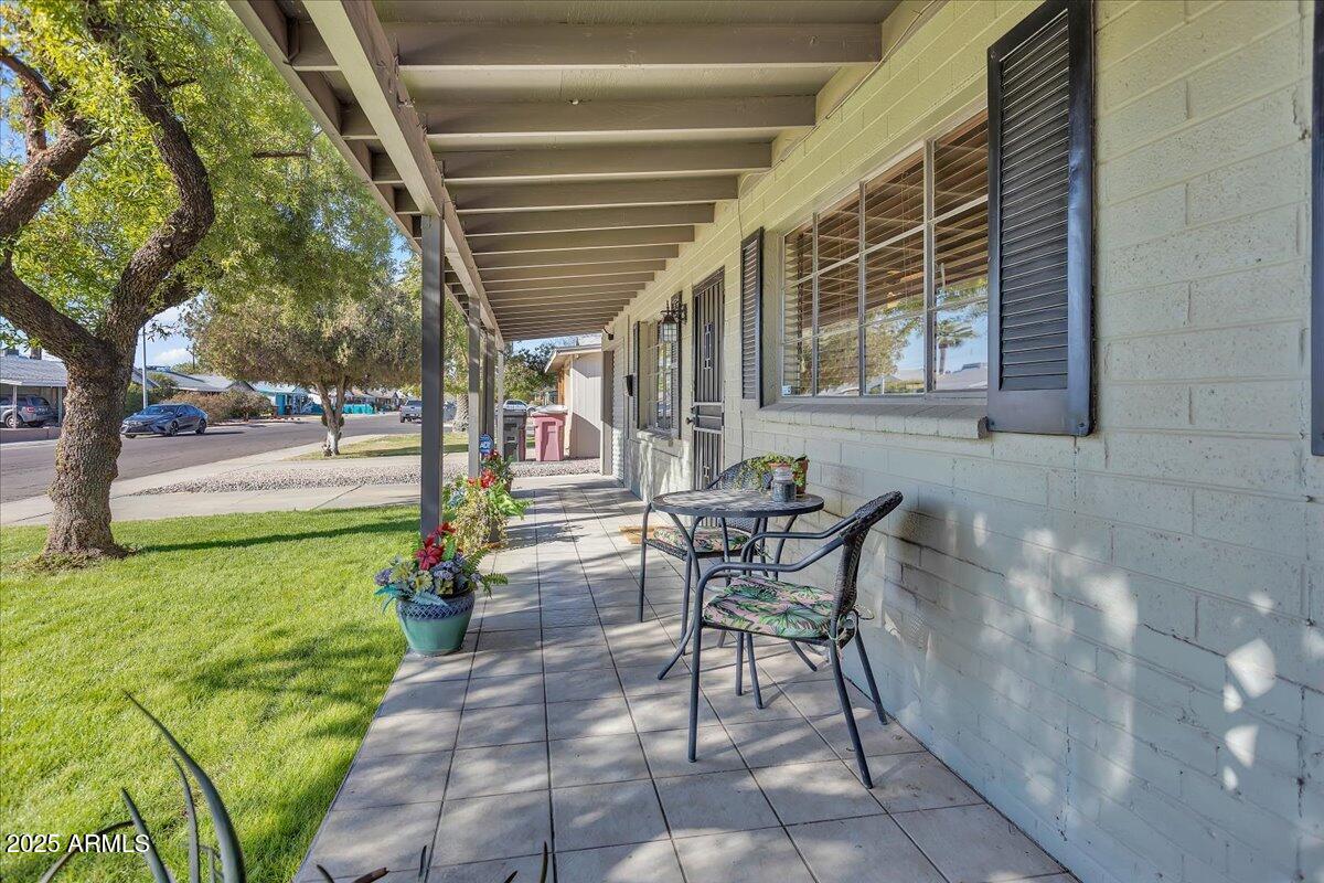 7932 E MORELAND Street