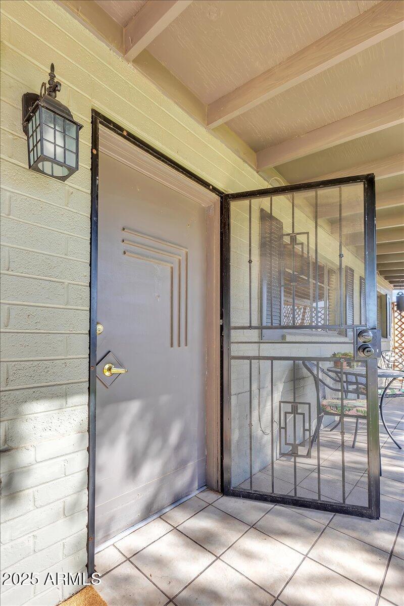 7932 E MORELAND Street