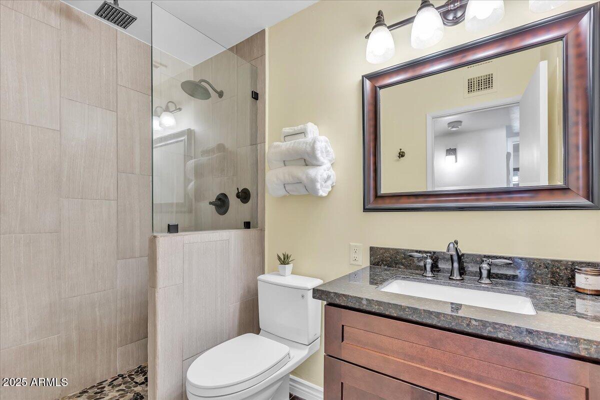 7932 E MORELAND Street