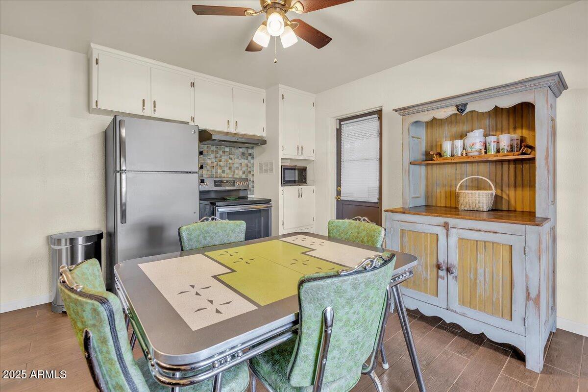 7932 E MORELAND Street