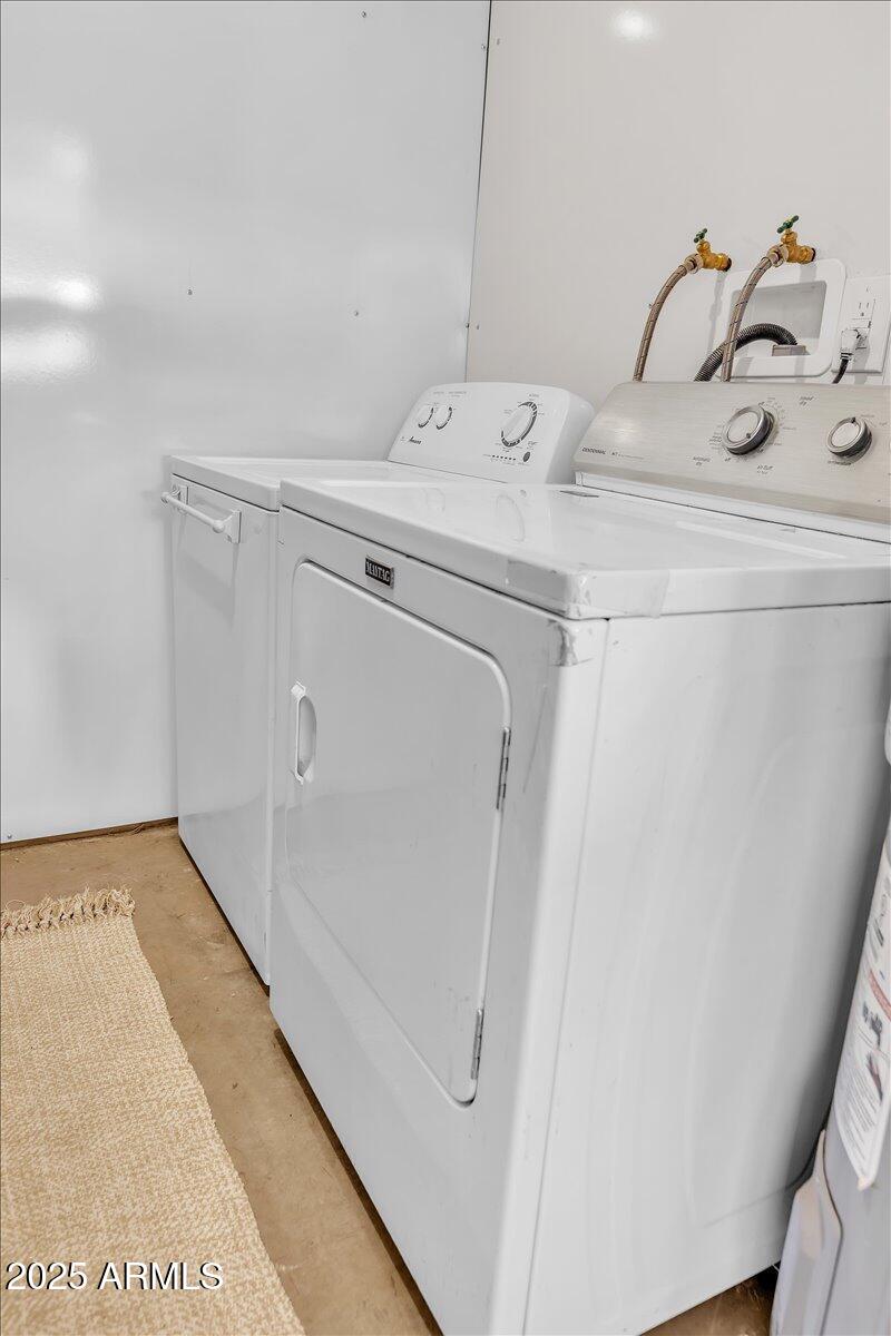 7932 E MORELAND Street