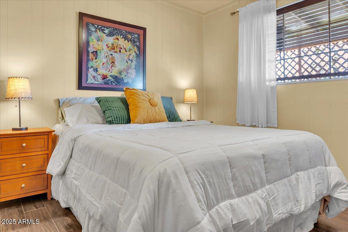 7932 E MORELAND Street