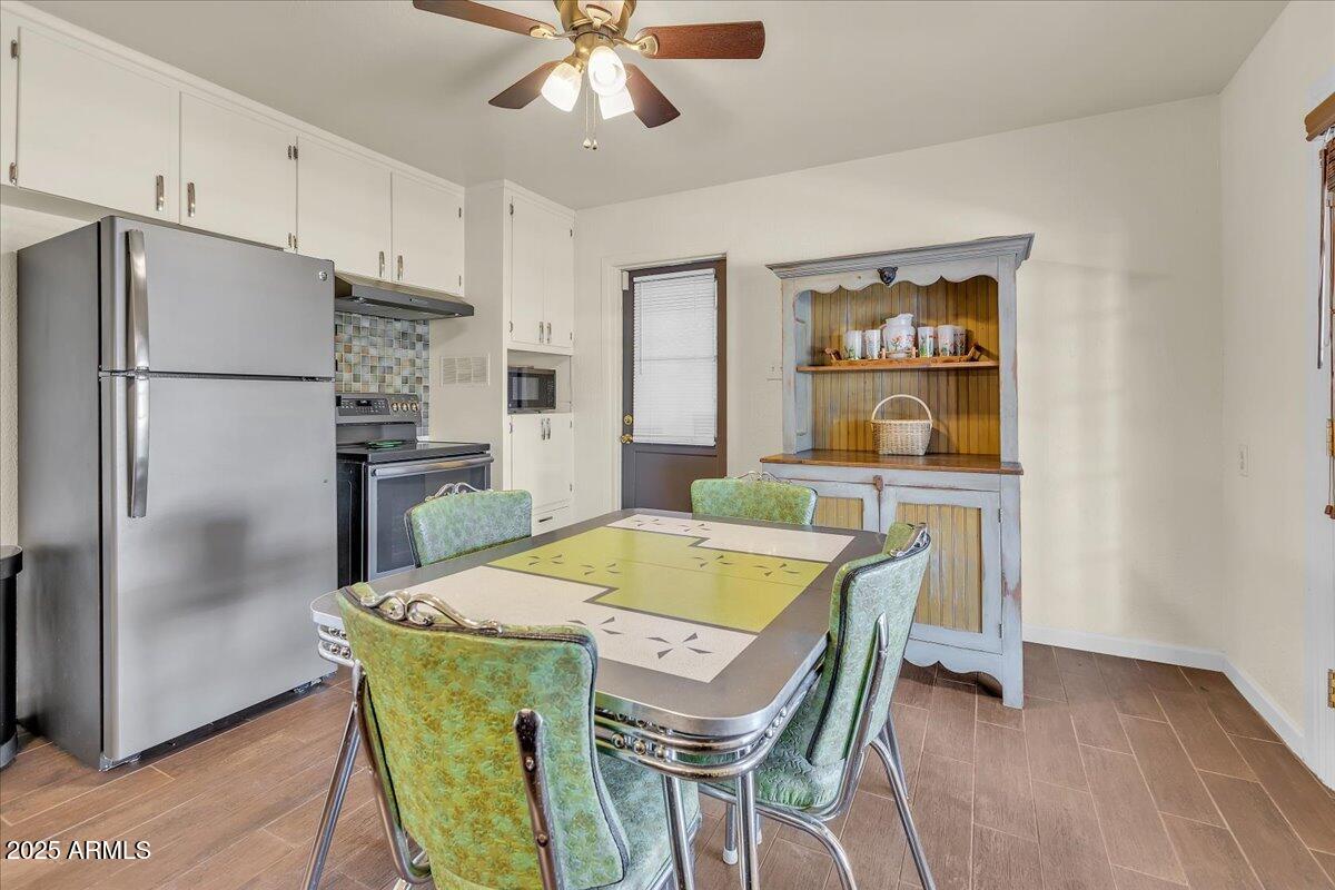 7932 E MORELAND Street