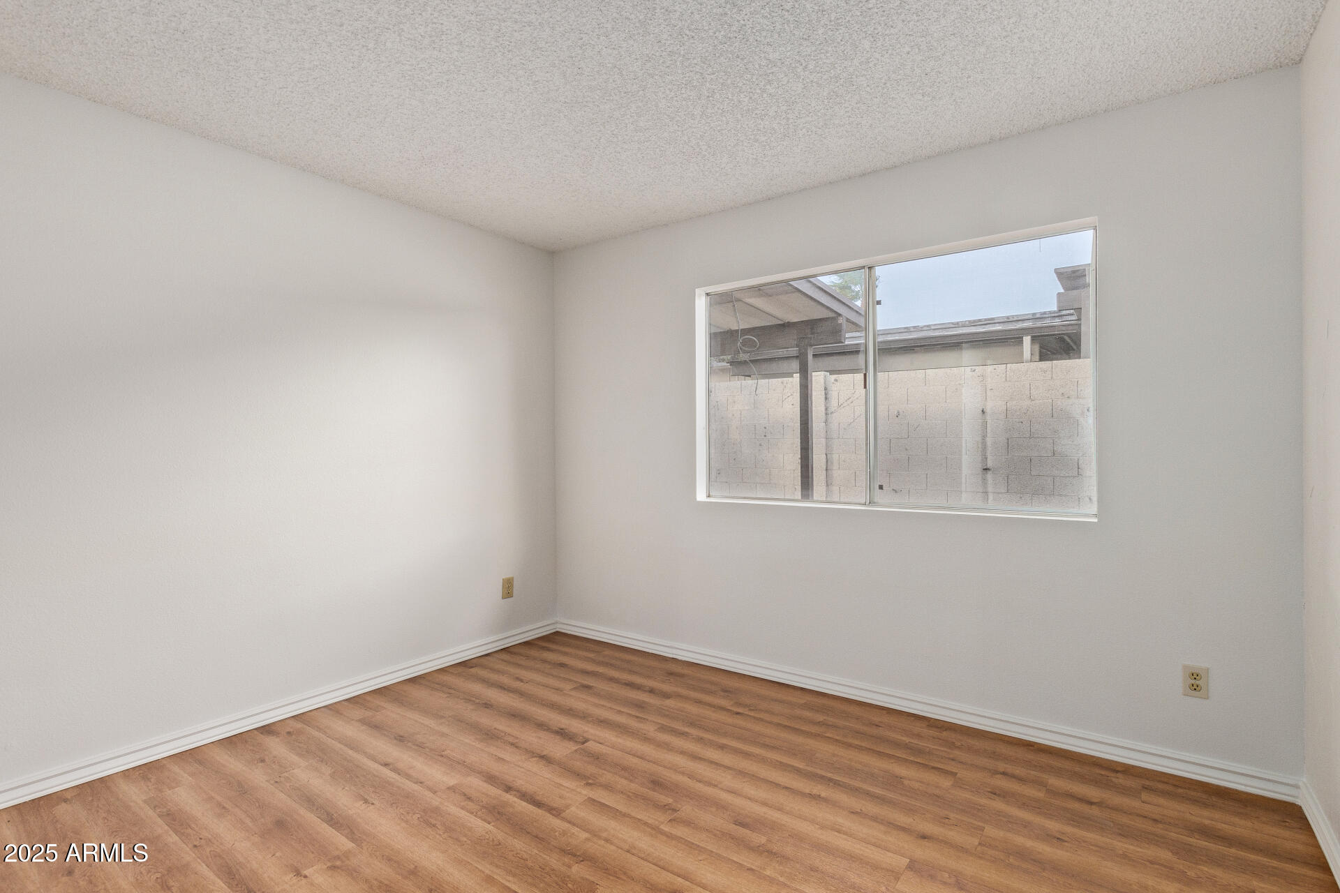 520 W COLGATE Drive