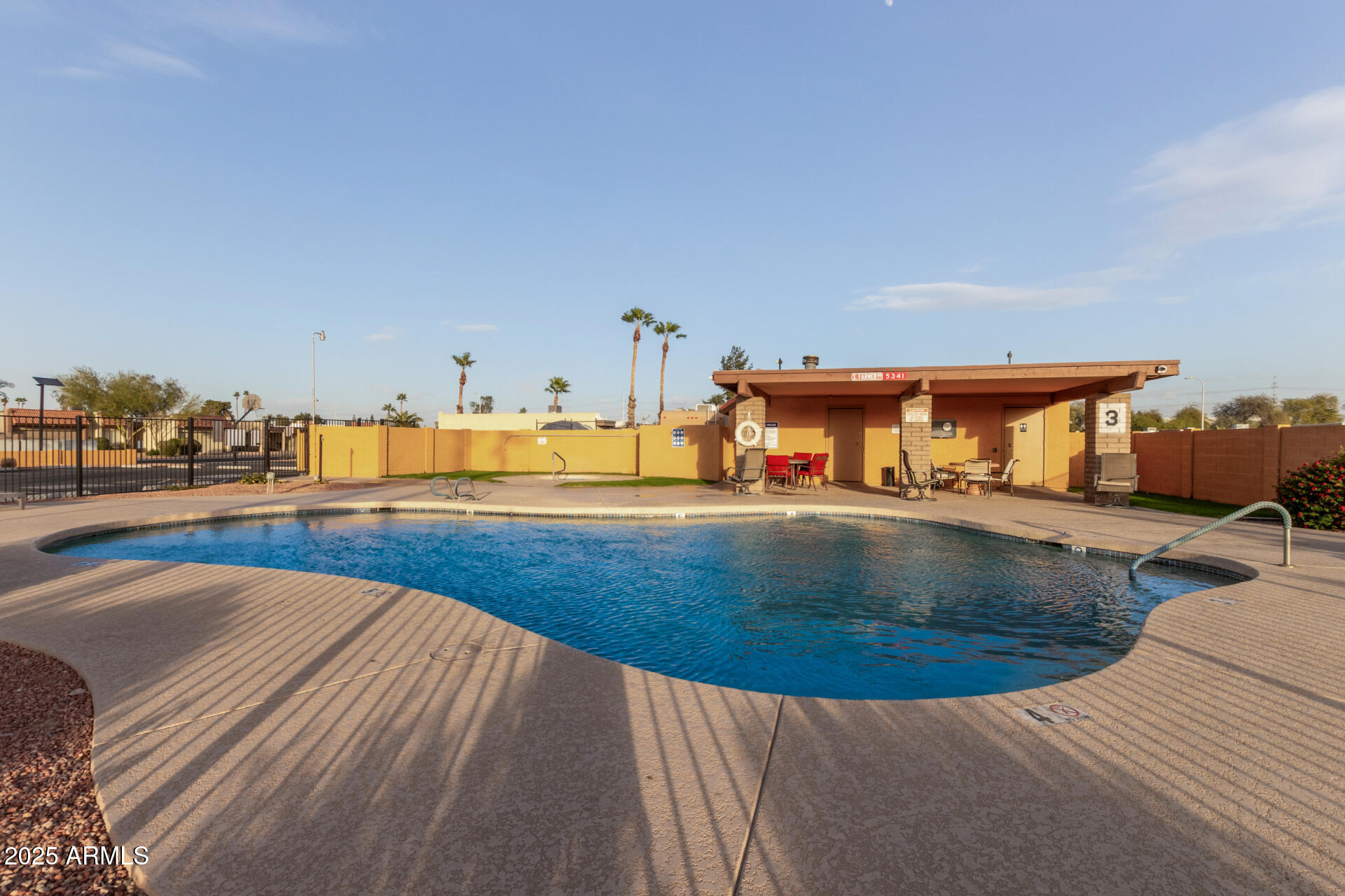 520 W COLGATE Drive