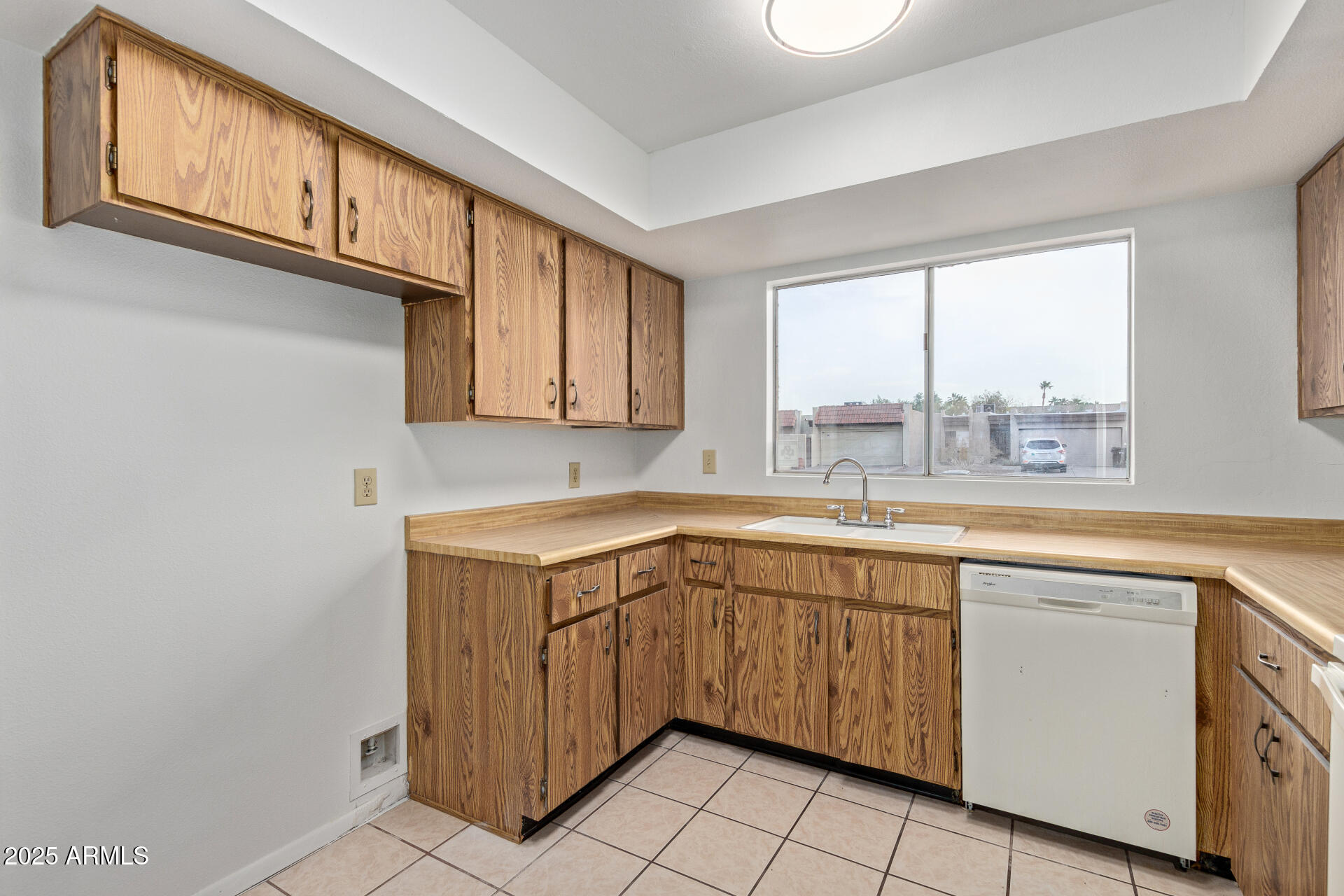 520 W COLGATE Drive
