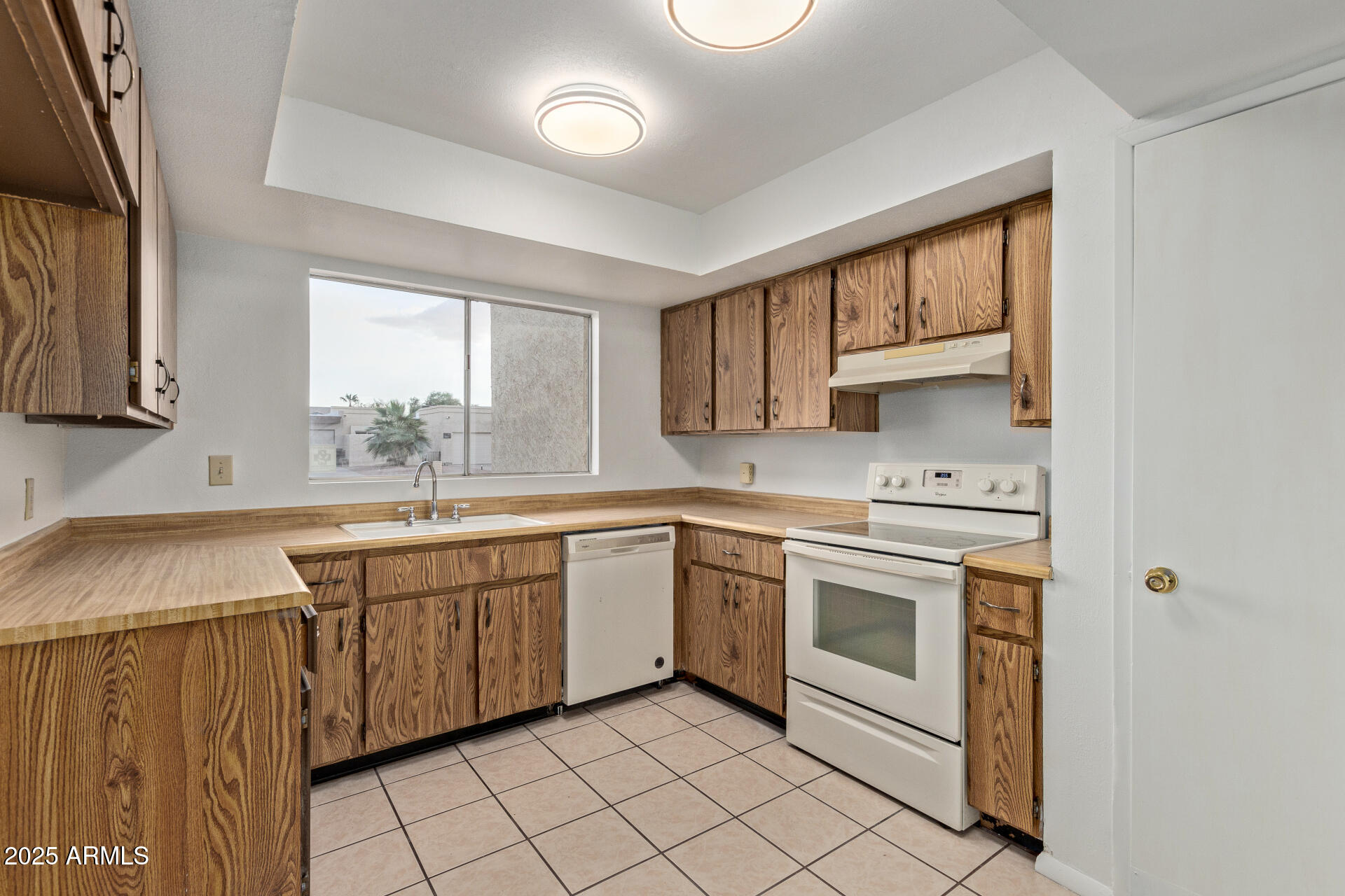 520 W COLGATE Drive