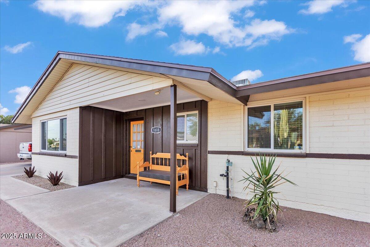 1618 N McAllister Avenue