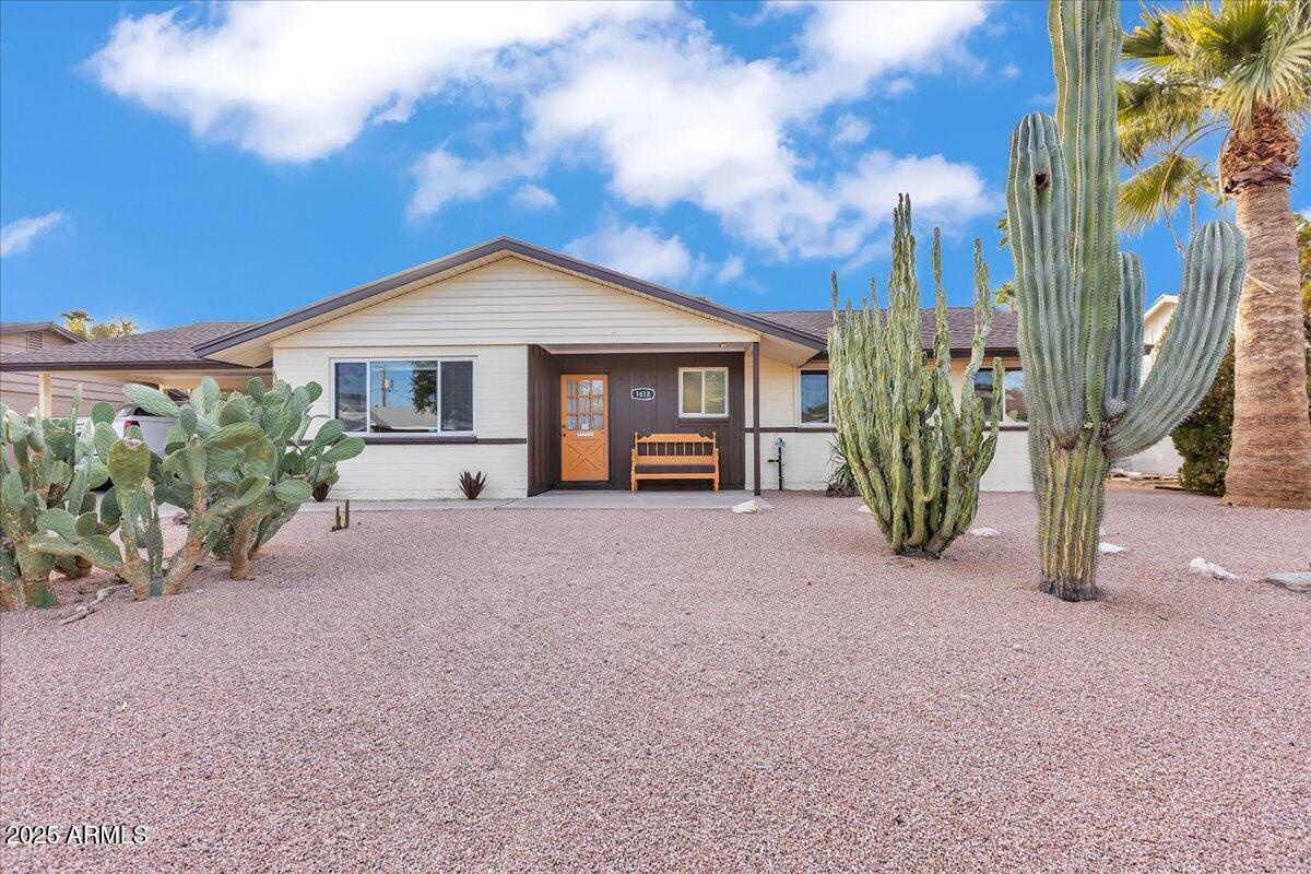 1618 N McAllister Avenue