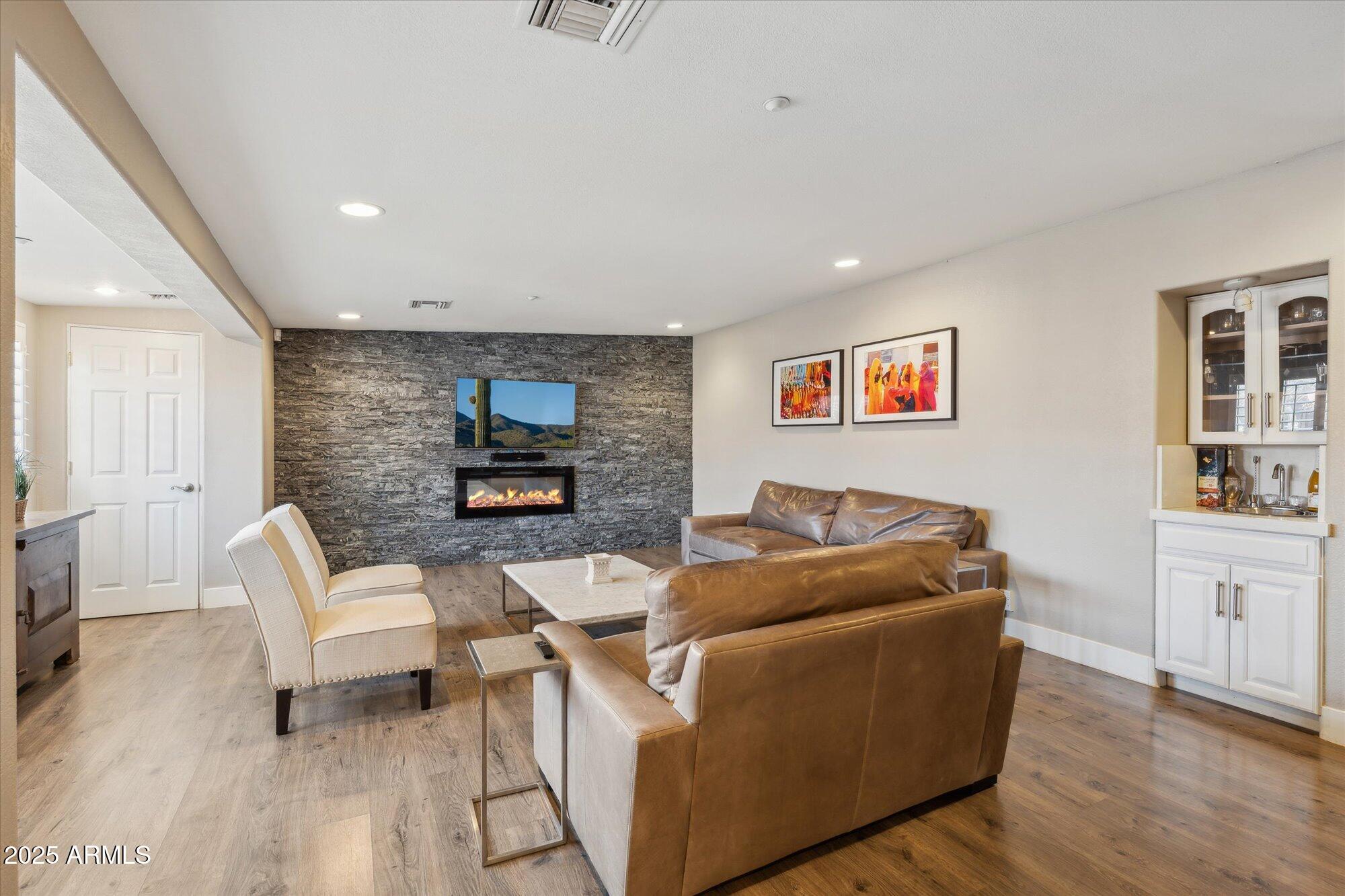 5028 N SCOTTSDALE Road