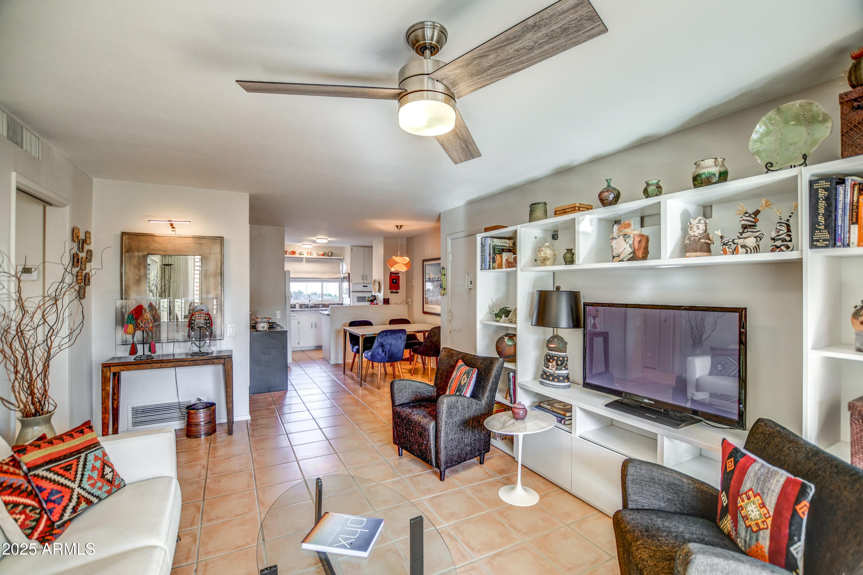 500 W CLARENDON Avenue # F5