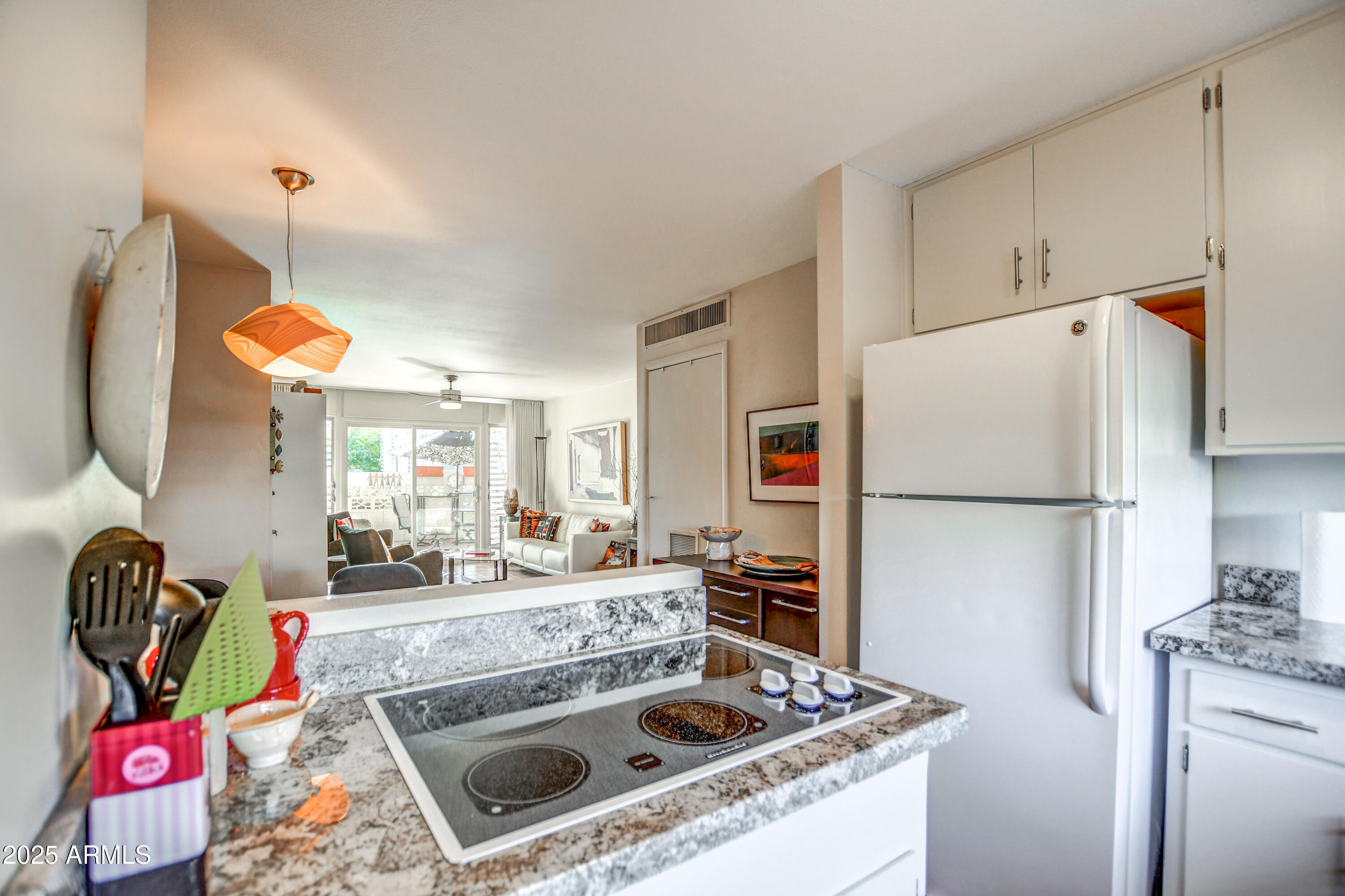 500 W CLARENDON Avenue # F5