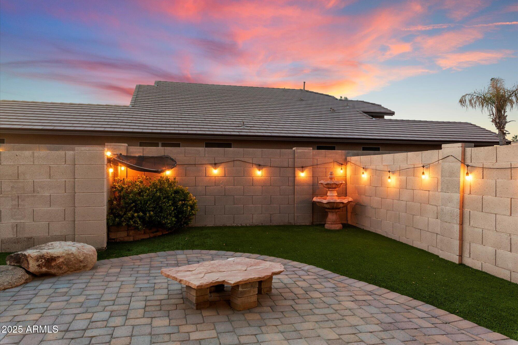 1157 E LIBERTY Lane