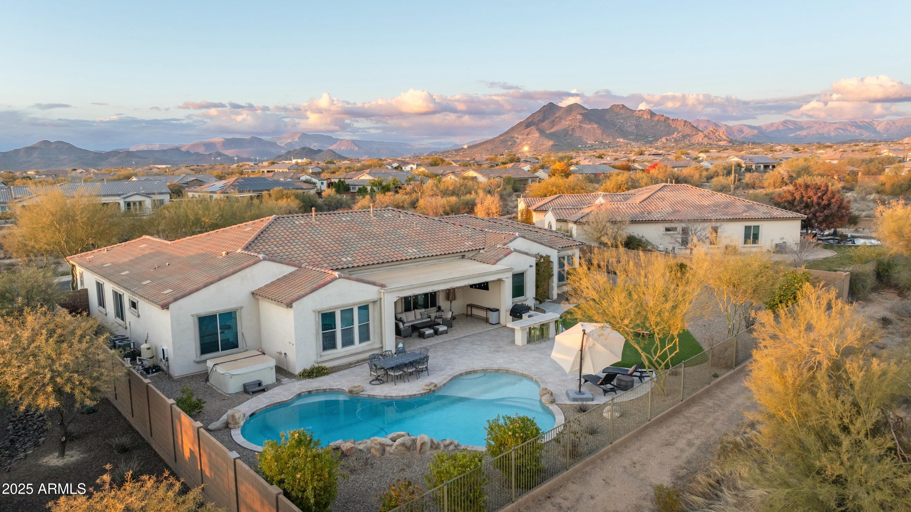 6015 E CALLE DE LAS ESTRELLAS --