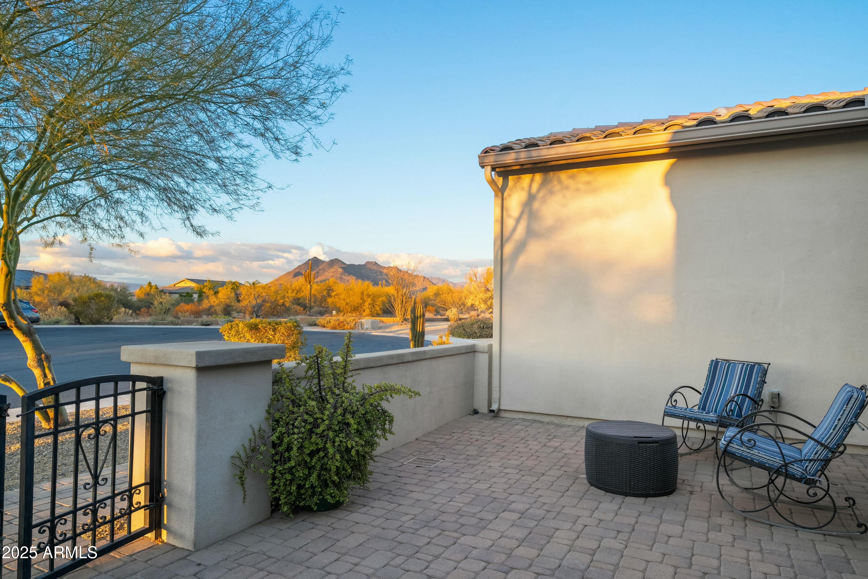 6015 E CALLE DE LAS ESTRELLAS --