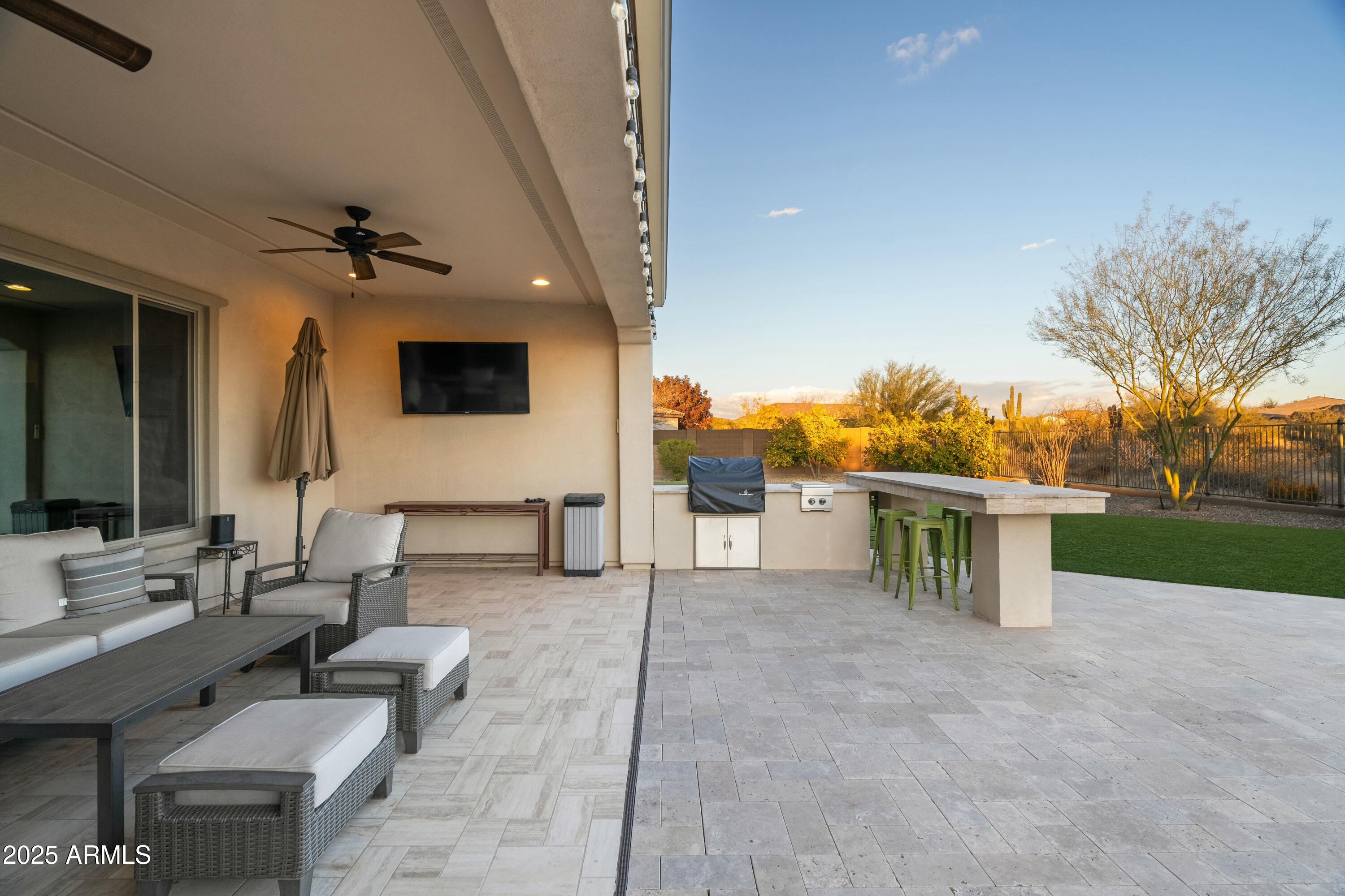 6015 E CALLE DE LAS ESTRELLAS --